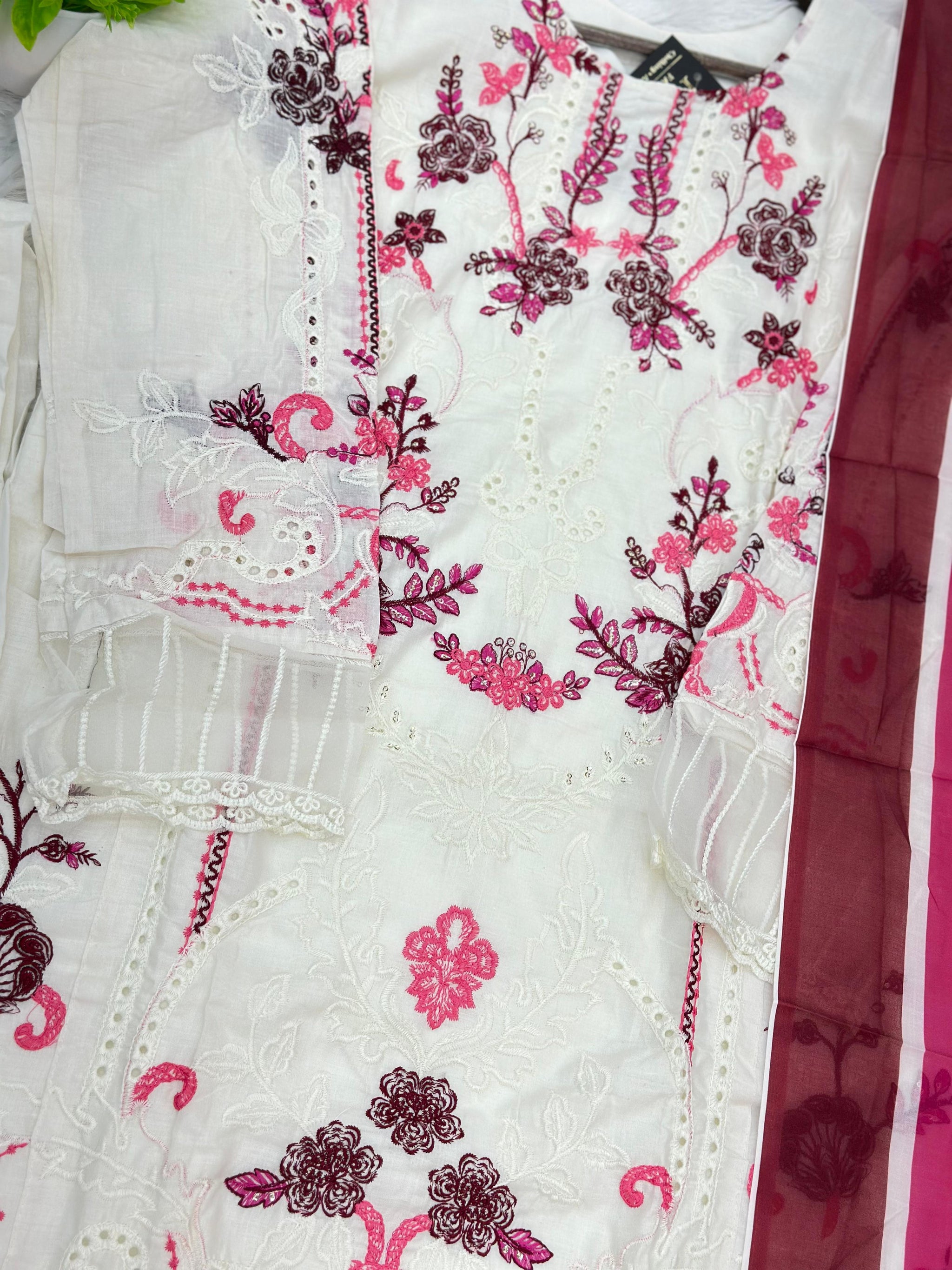 831 Pakistani Lawn Cotton Suit