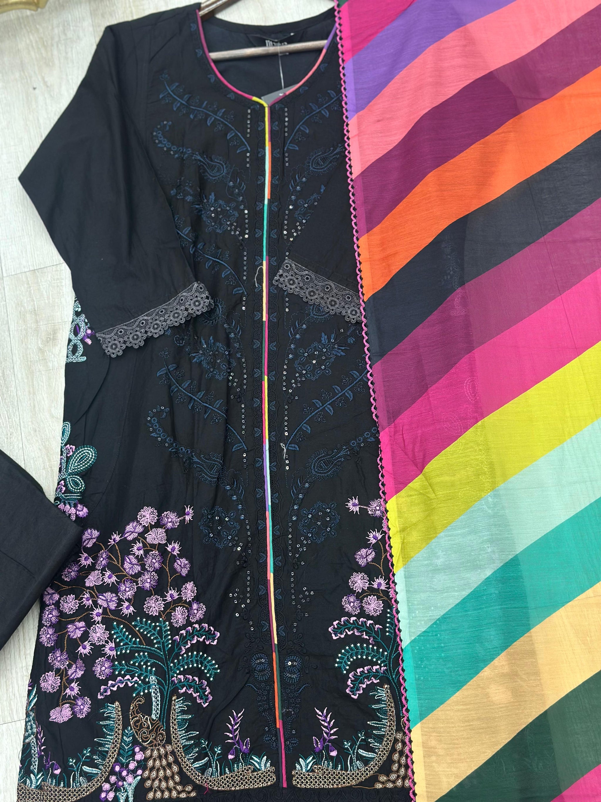 625 Premium Pakistani Lawn Suit - Black