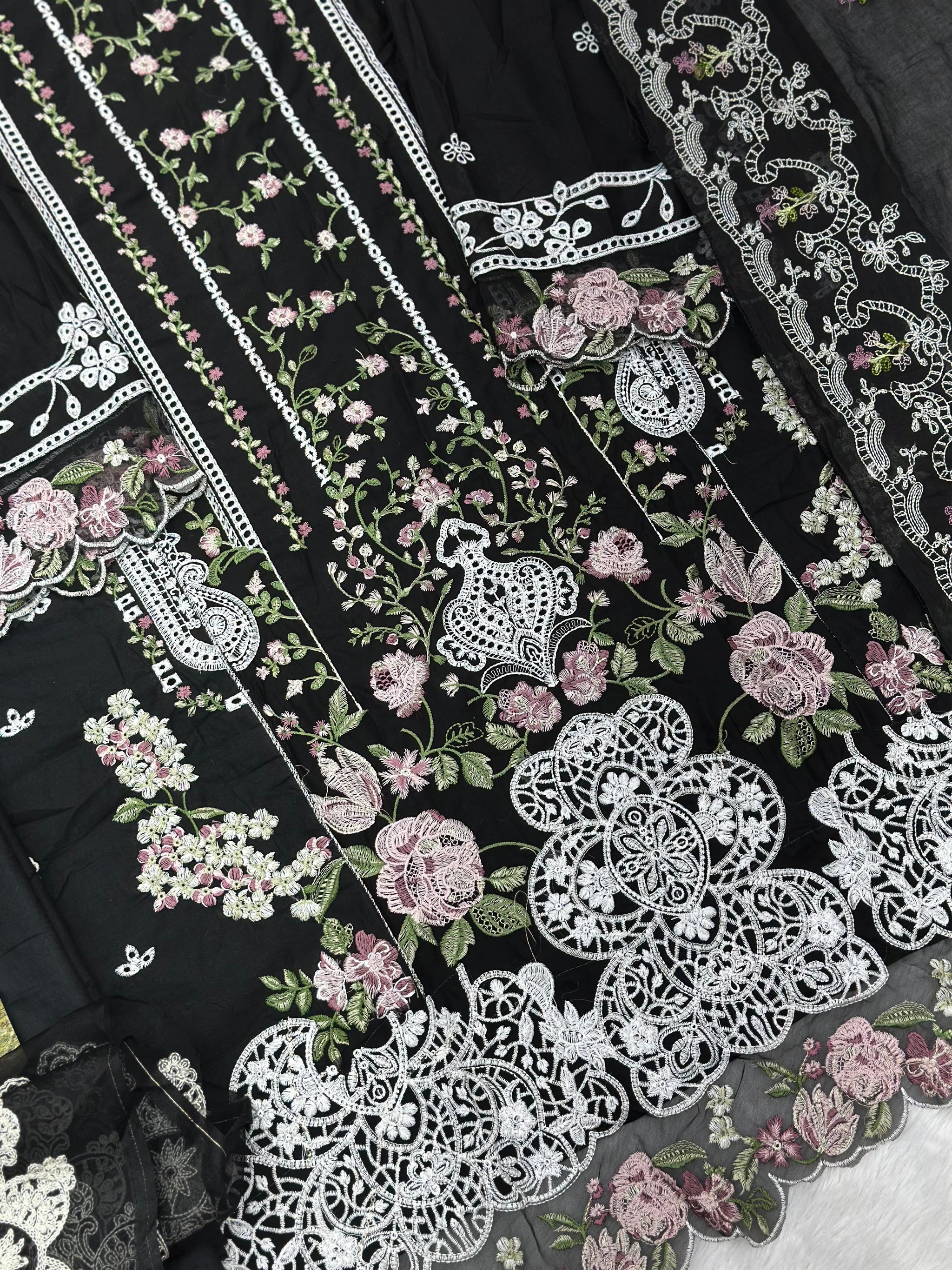 842 Elaf Pakistani Unstitched Lawn Suit