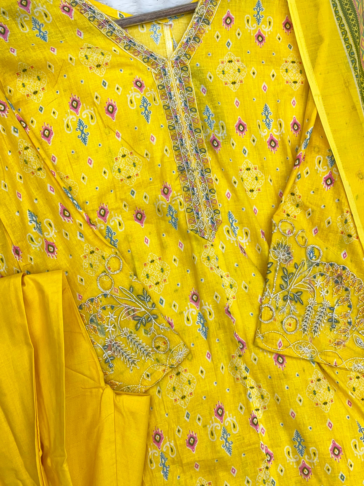 1336 Pakistani Lawn Suit