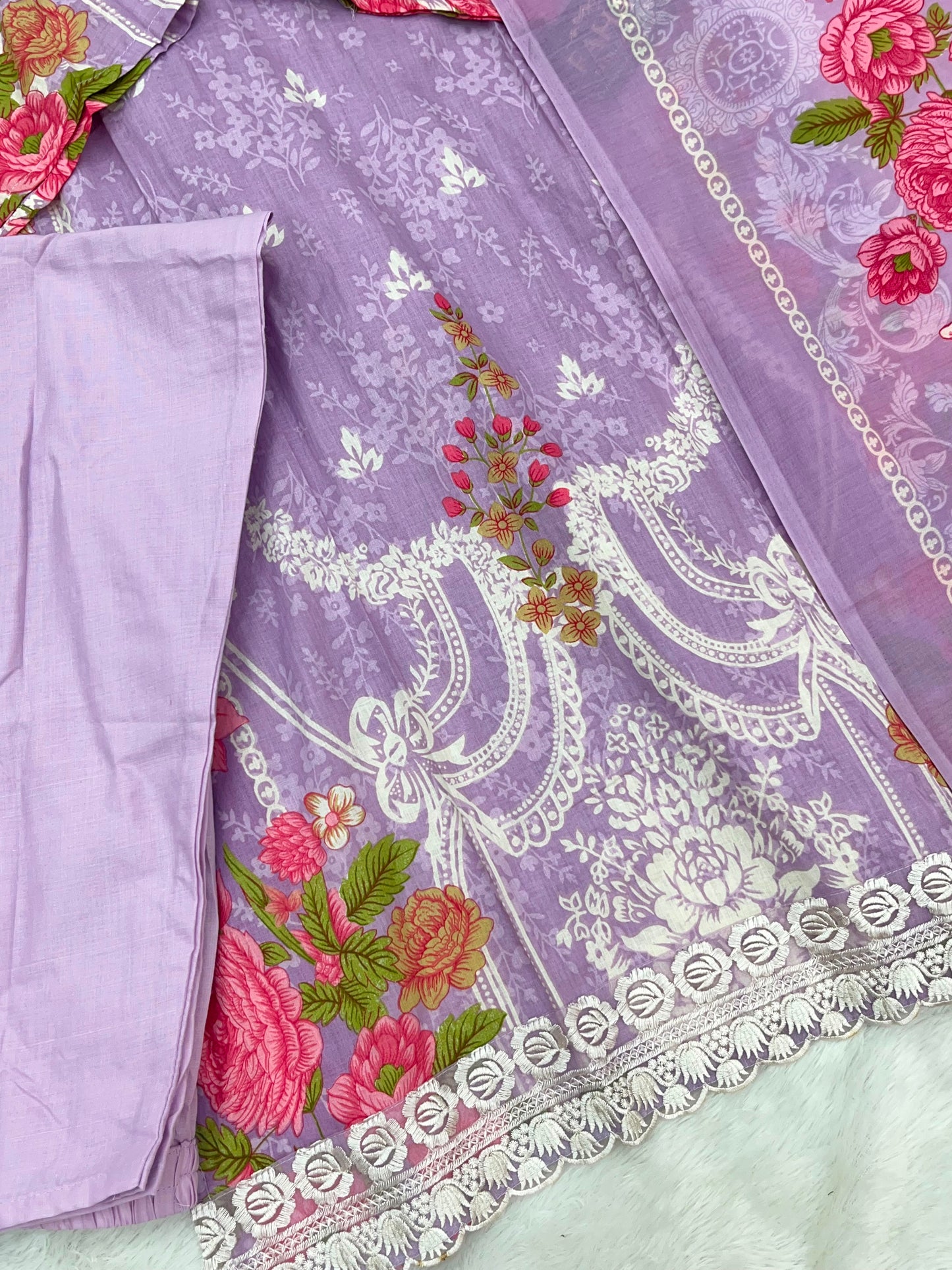 1331 Pakistani Lawn Suit