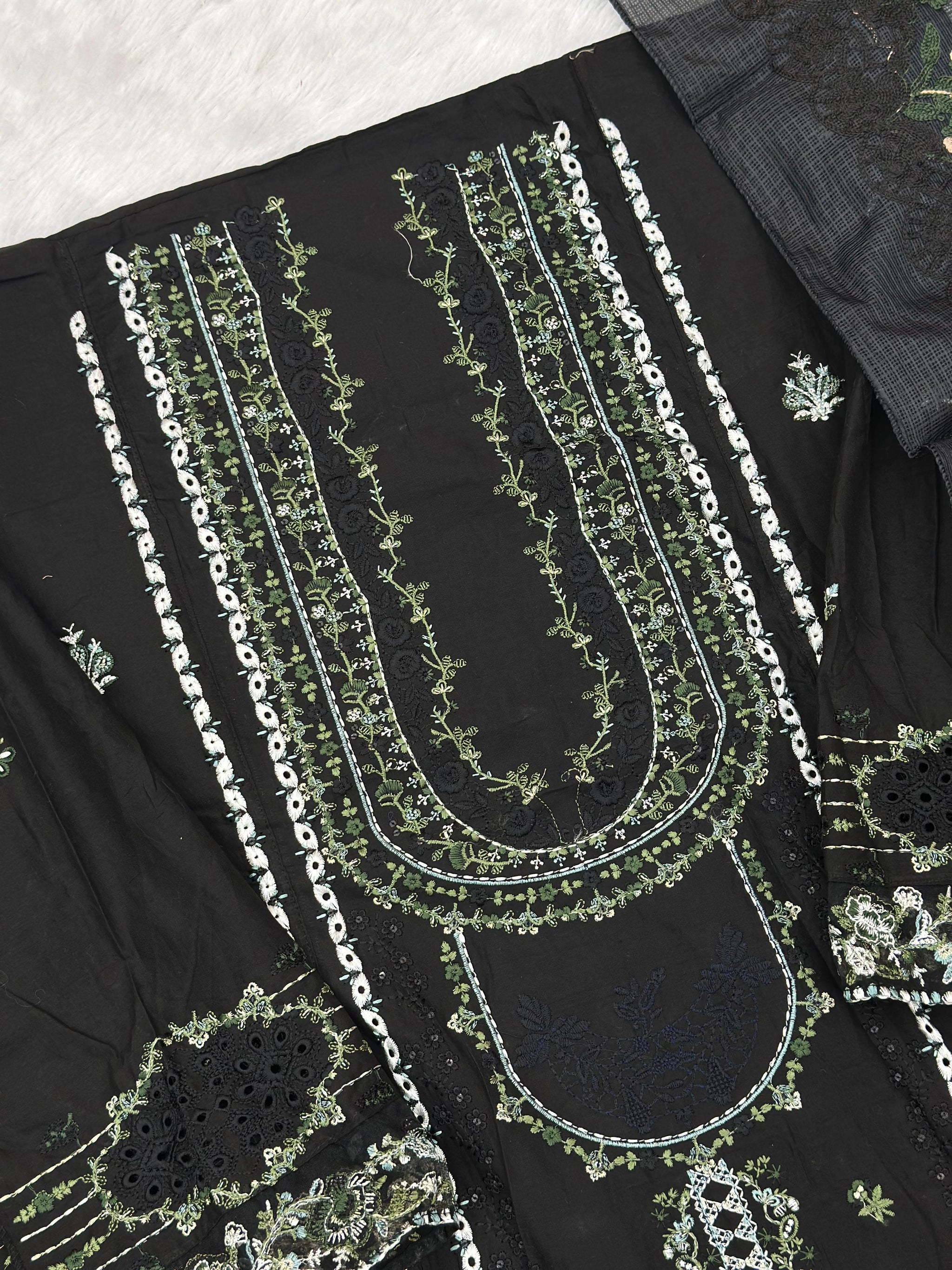 846 Elaf Pakistani Unstitched Lawn Suit