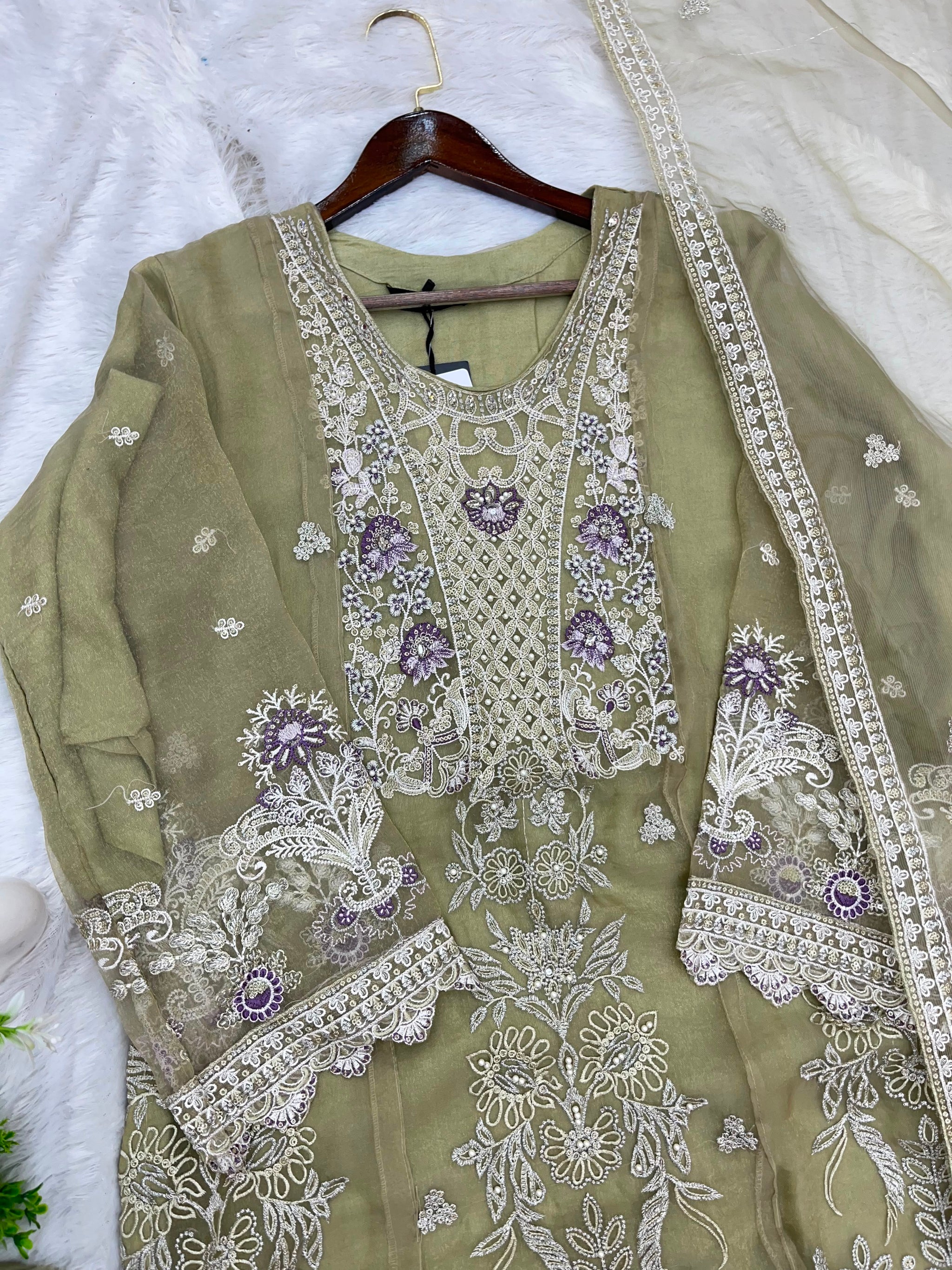 1147 Mushk Premium Pakistani Partywear - Lime Green