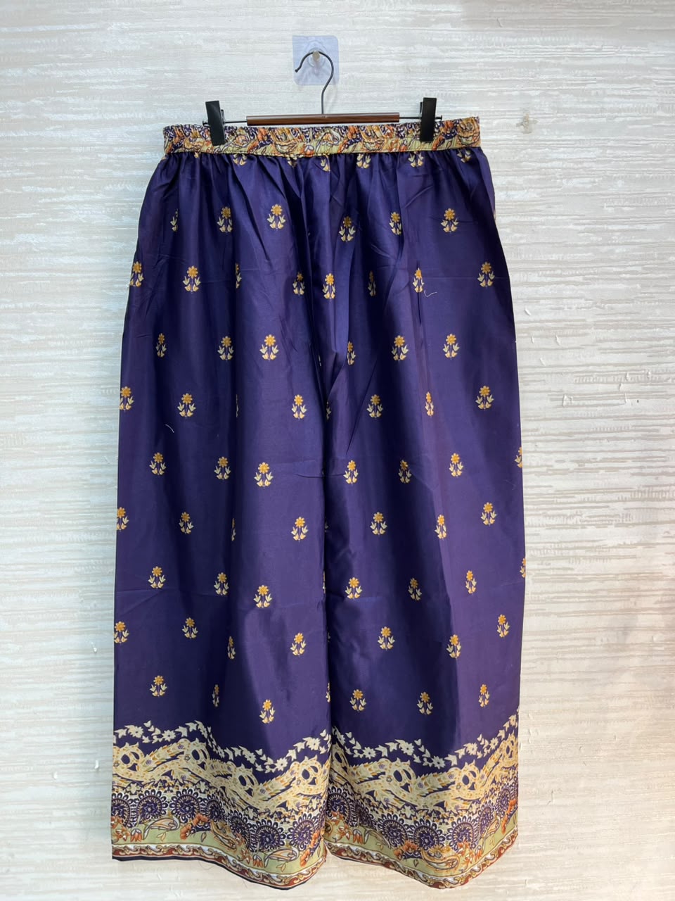 1105 Pakistani Embroidered Suit