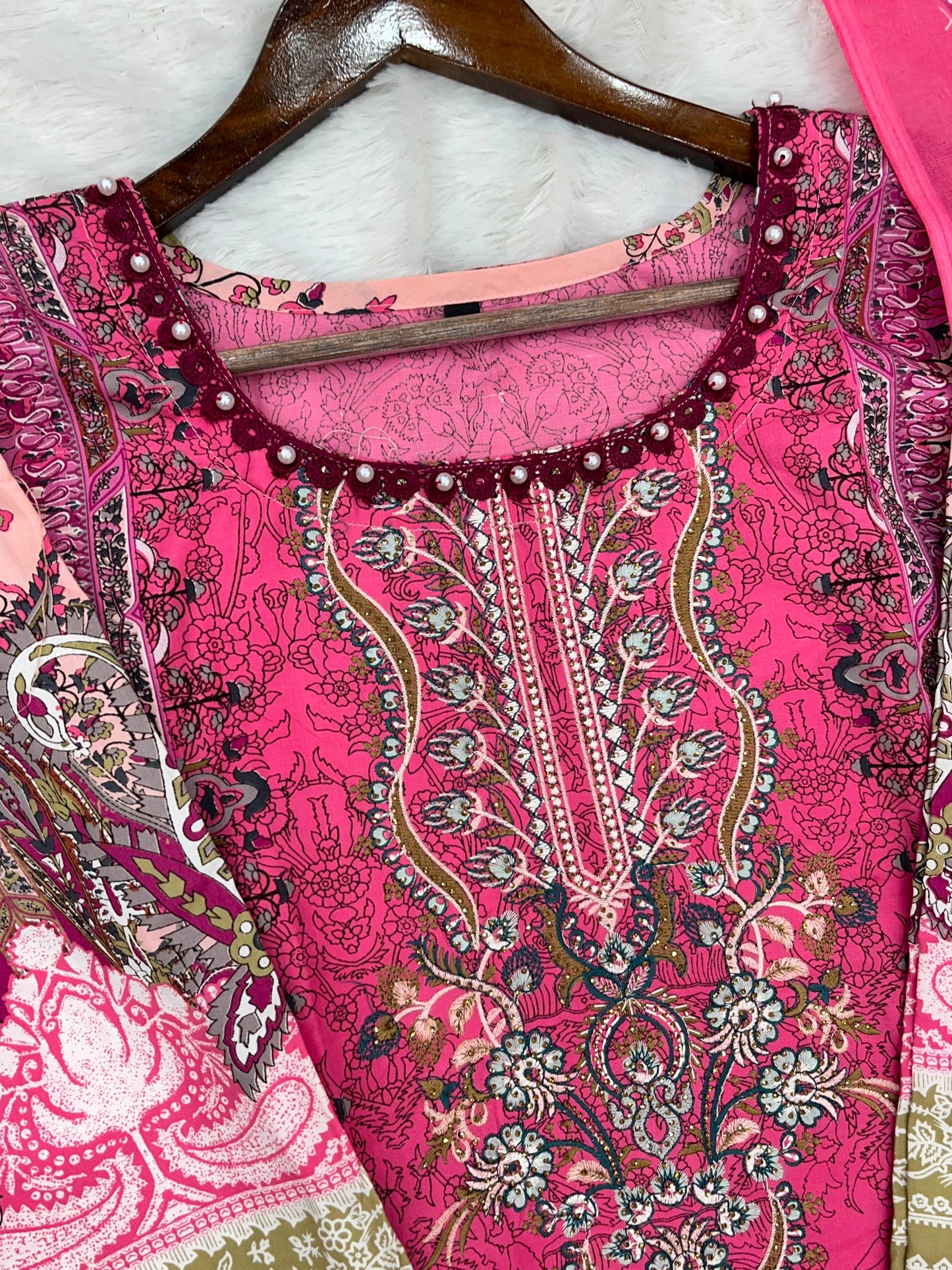 1309 Pakistani Embroidered Suit - Vandana Aarzu