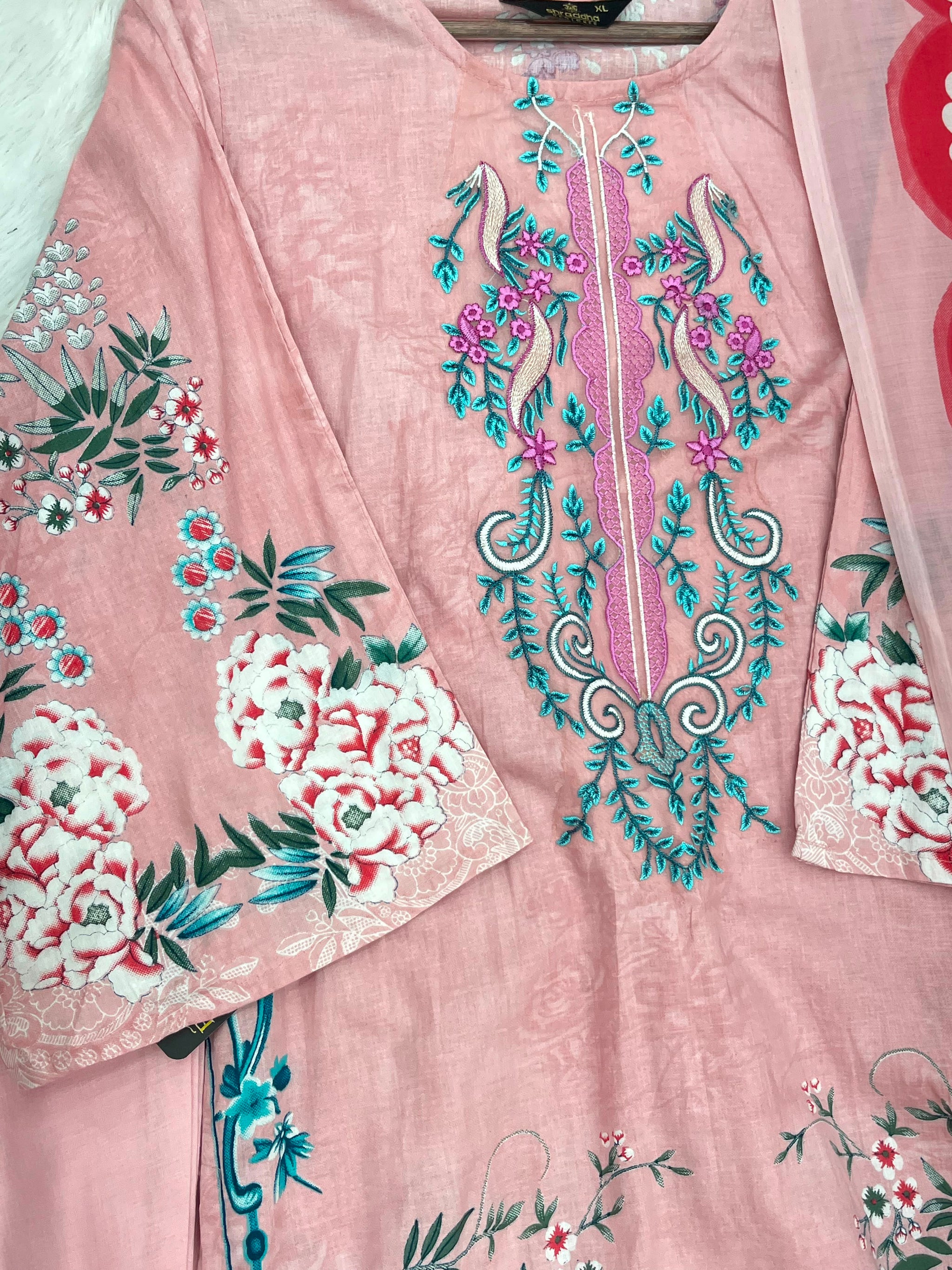 1332 Pakistani Lawn Suit