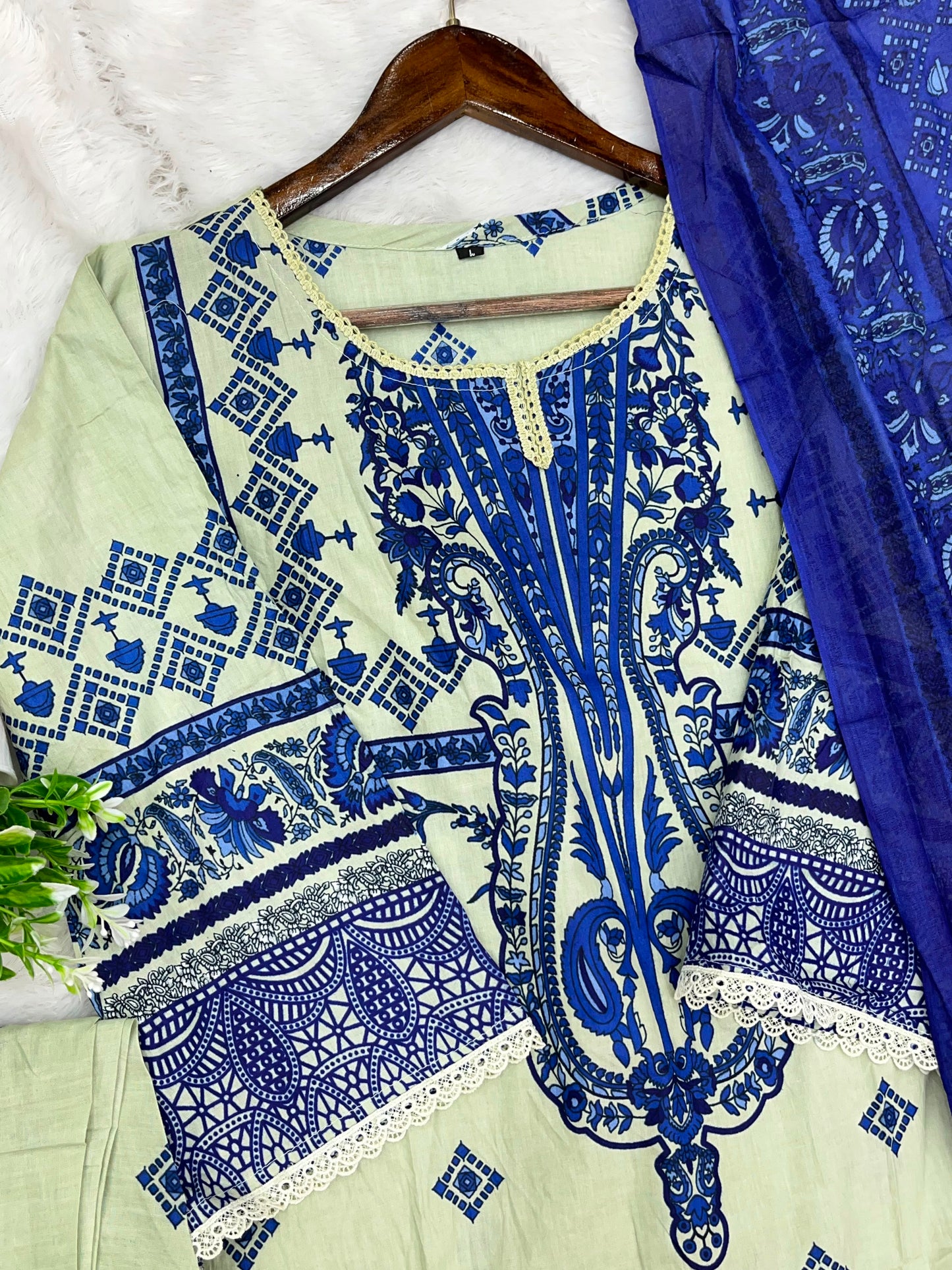 1247 Pakistani Printed Suit