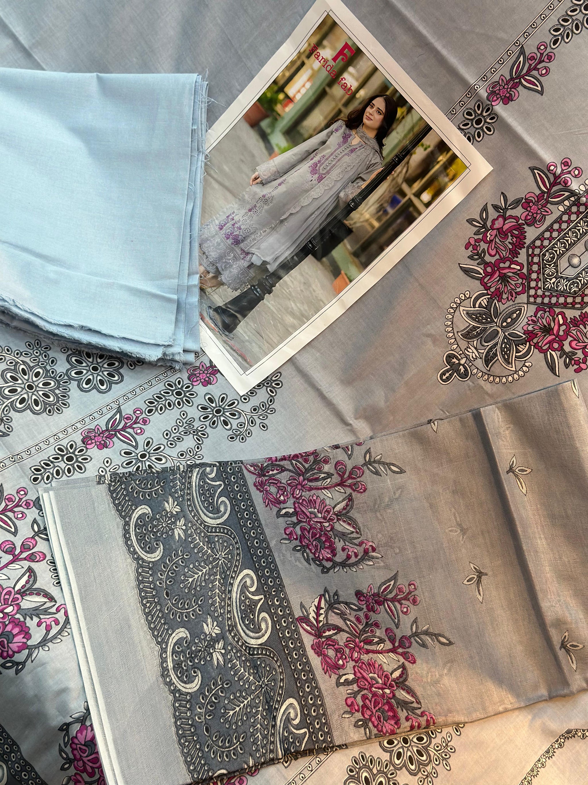 483 Pakistani Unstitched Suit