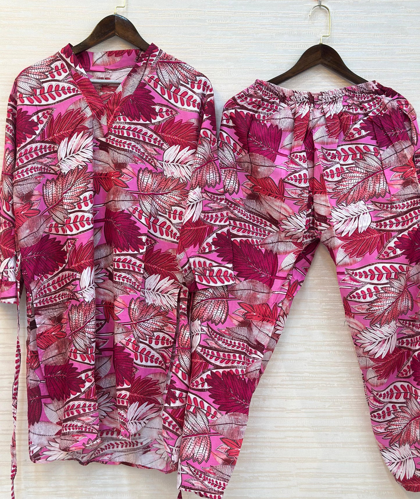 327 - V neck Cordset