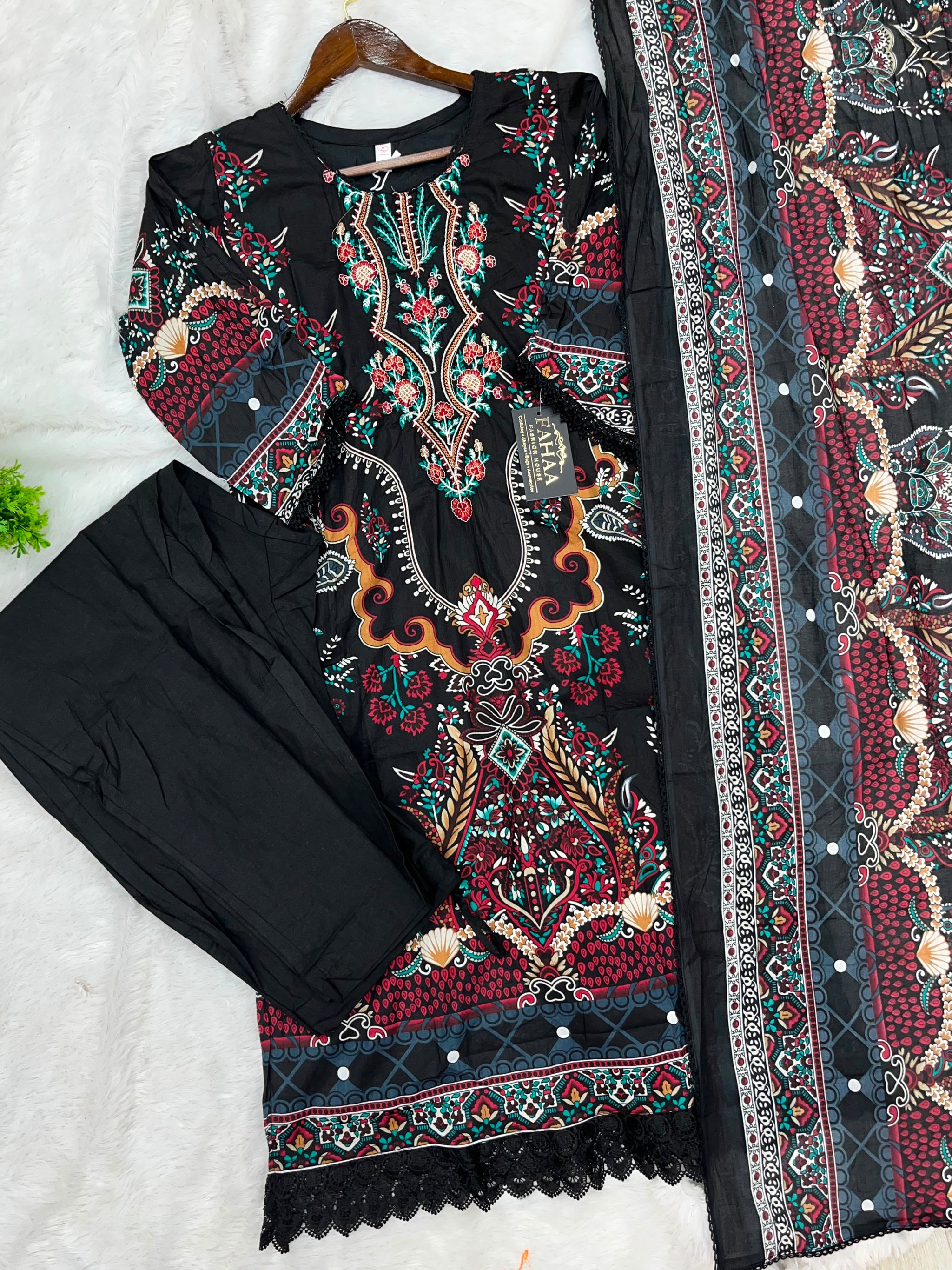 1215 Pakistani Embroidered Suit