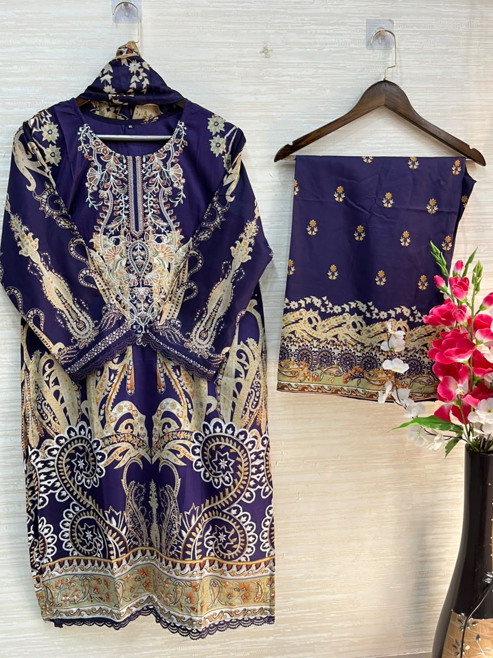 1105 Pakistani Embroidered Suit