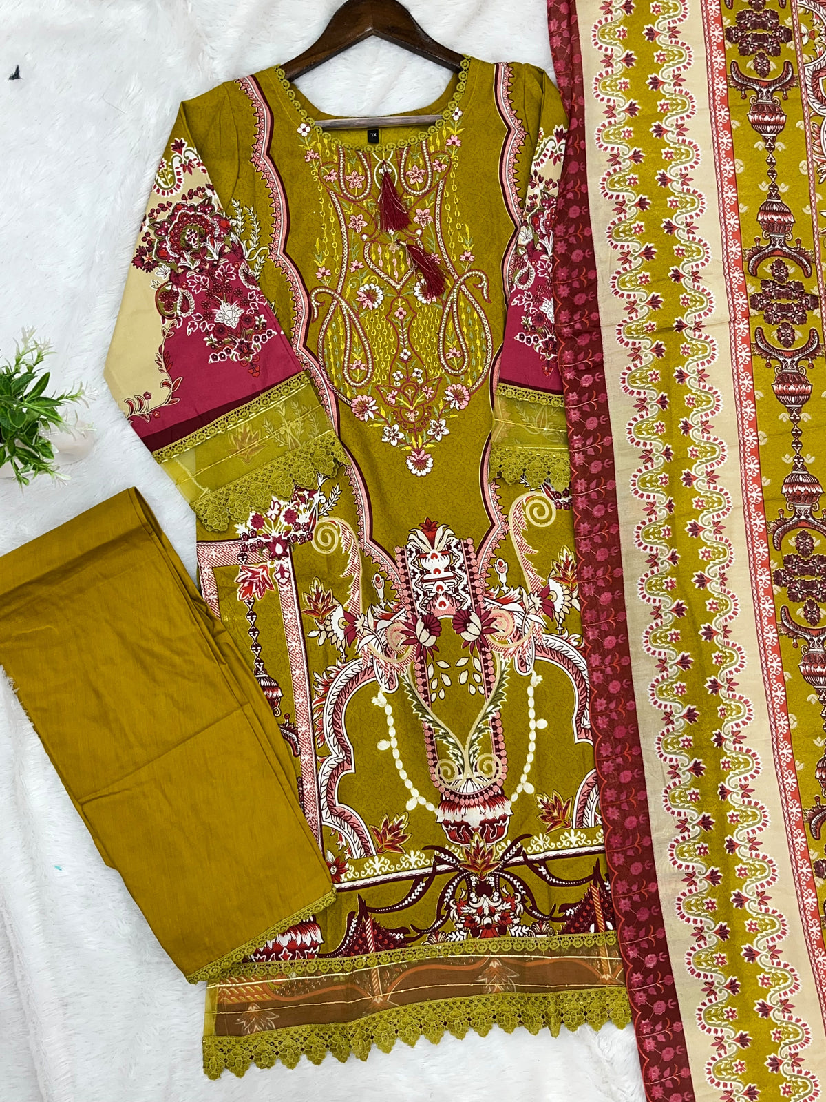 1449 Pakistani Embroidered Suit - Mehndi Green