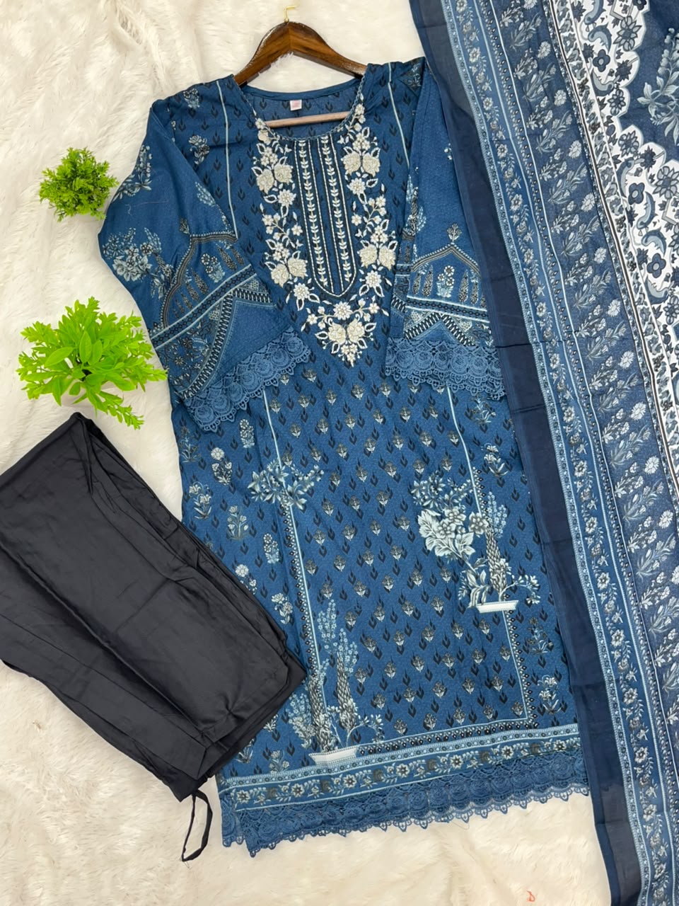 1223 Pakistani Embroidered Suit