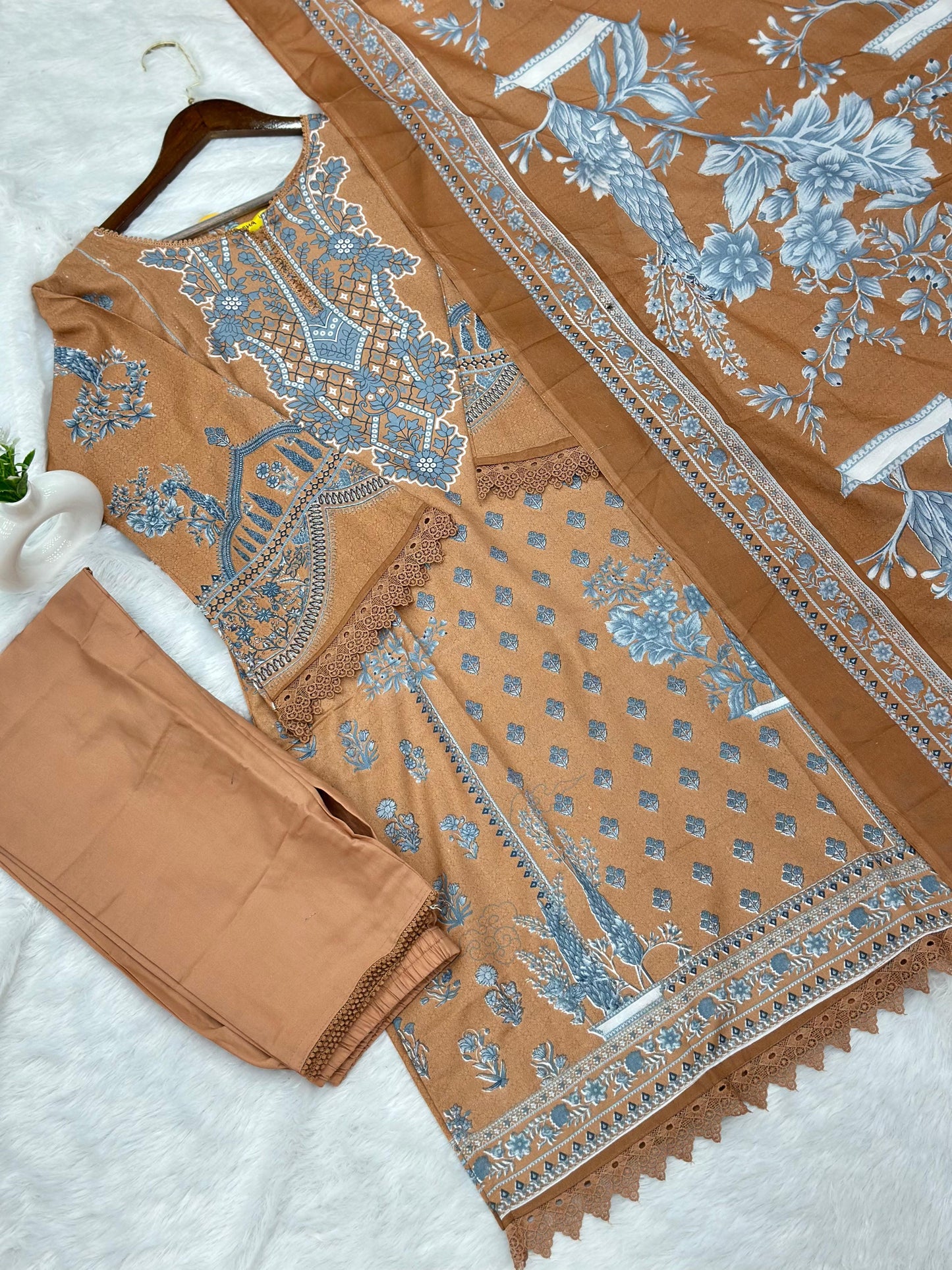 960 Pakistani Printed Suit