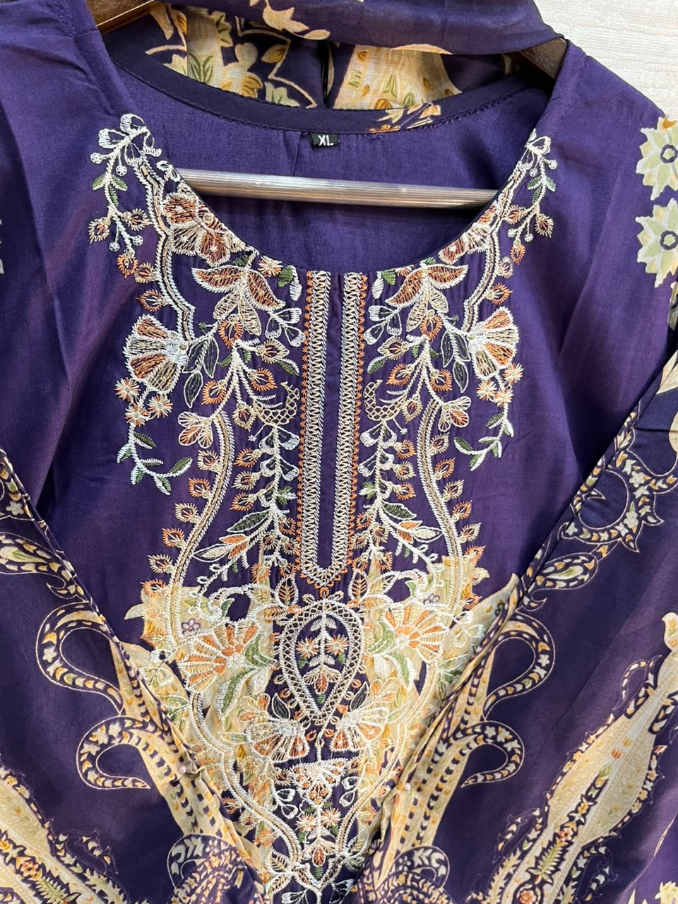 1105 Pakistani Embroidered Suit