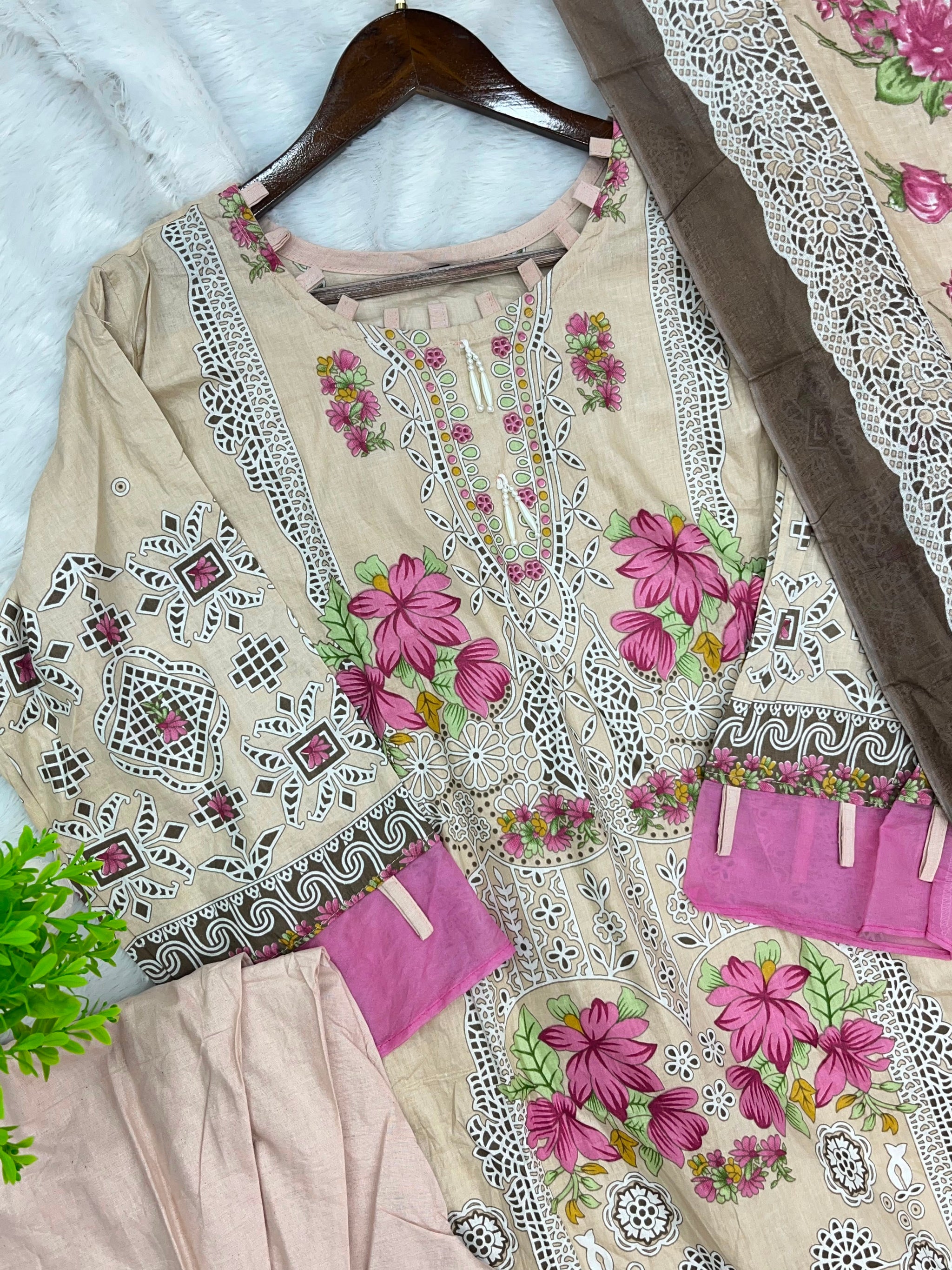 1300 Pakistani Customized Printed Suit