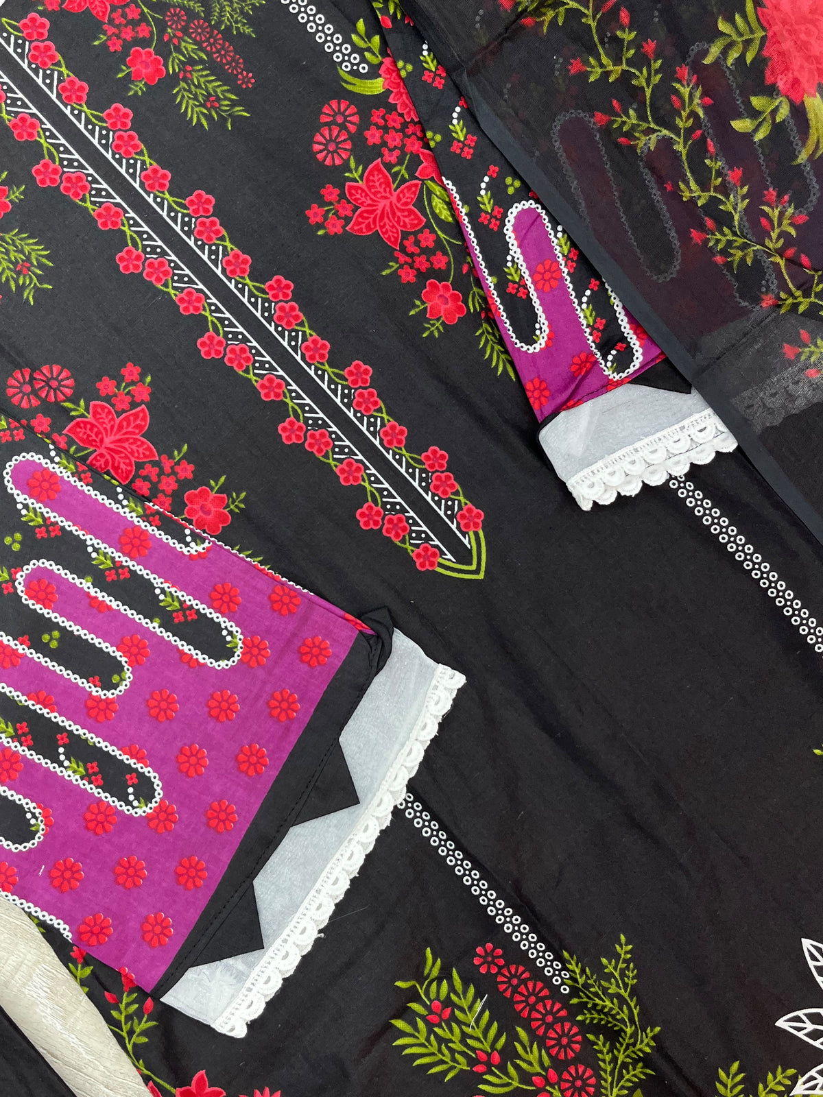 1511 Pakistani Embroidered Suit