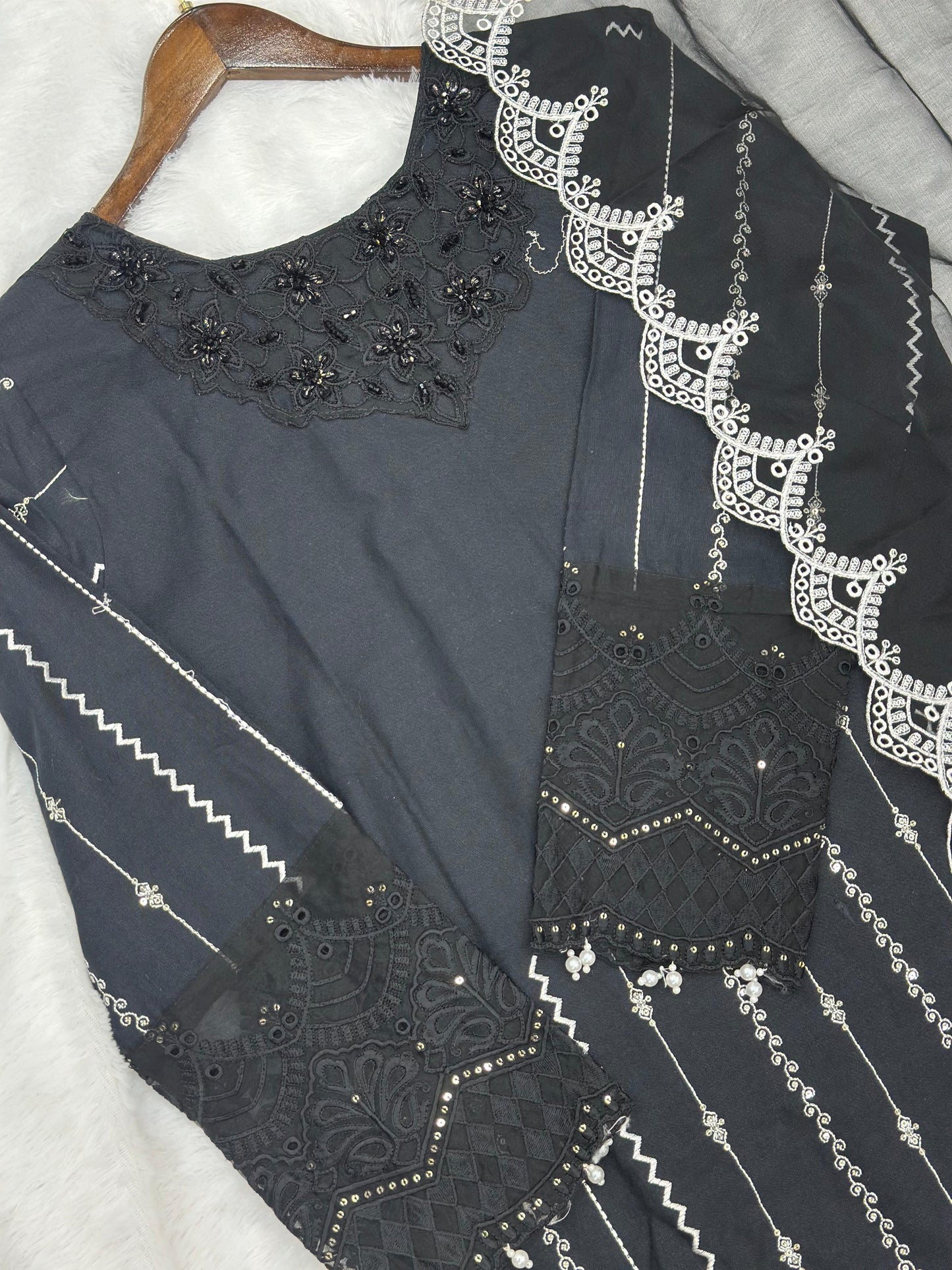 622 Premium Embroidered Pakistani Party Wear - Black