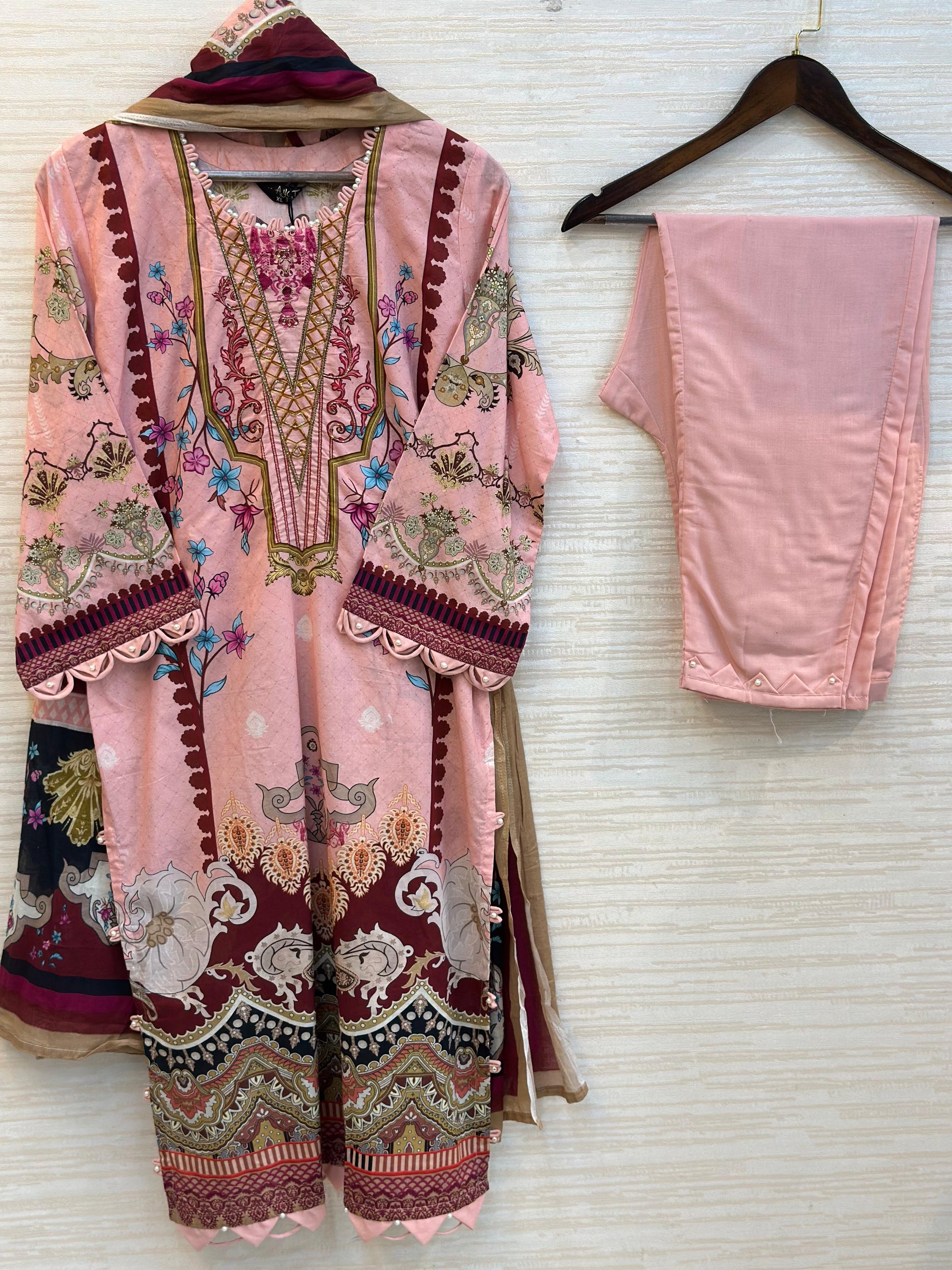 400 Floral Lawn Suit