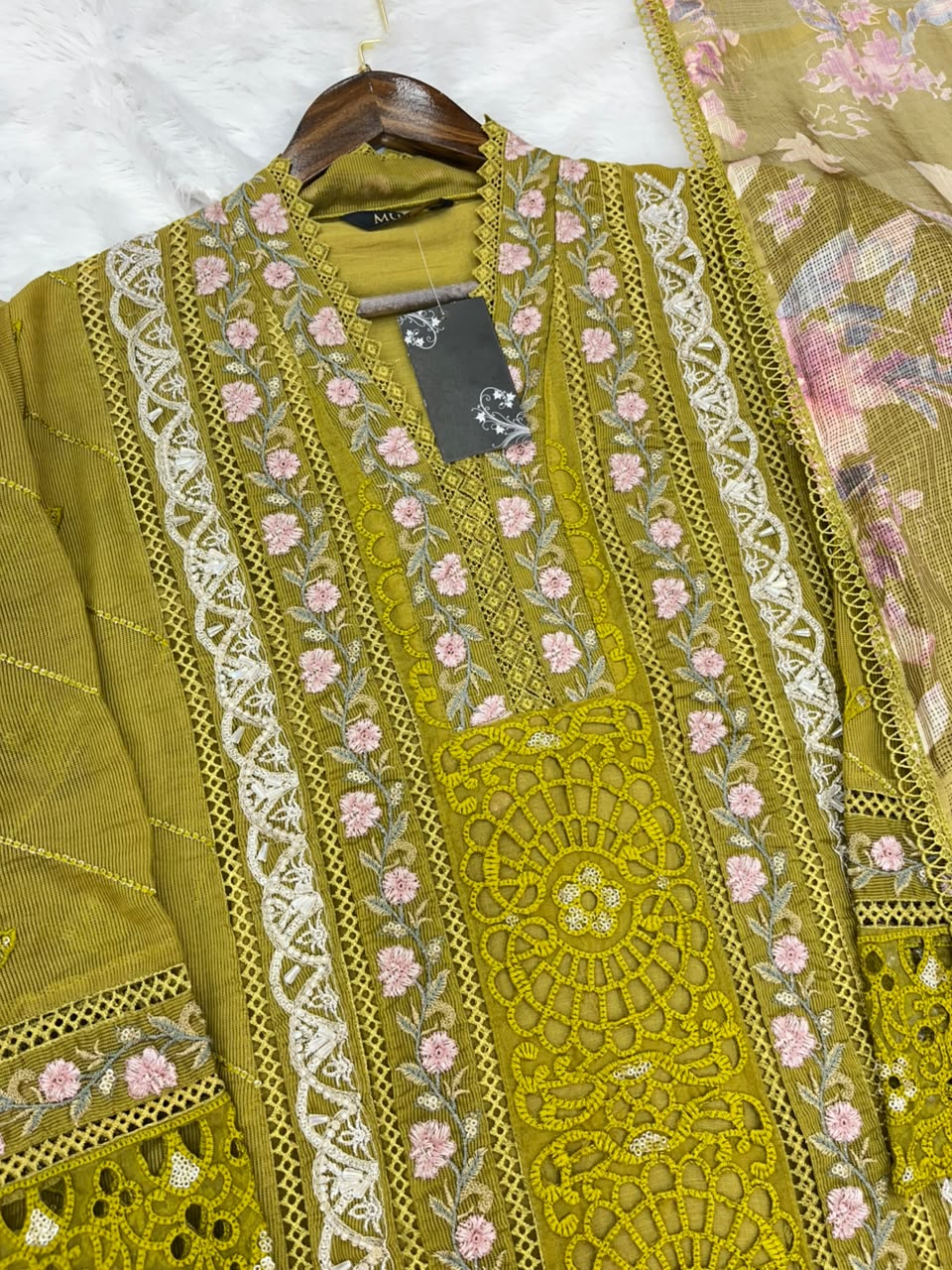 1150 Mushk Premium Pakistani Partywear