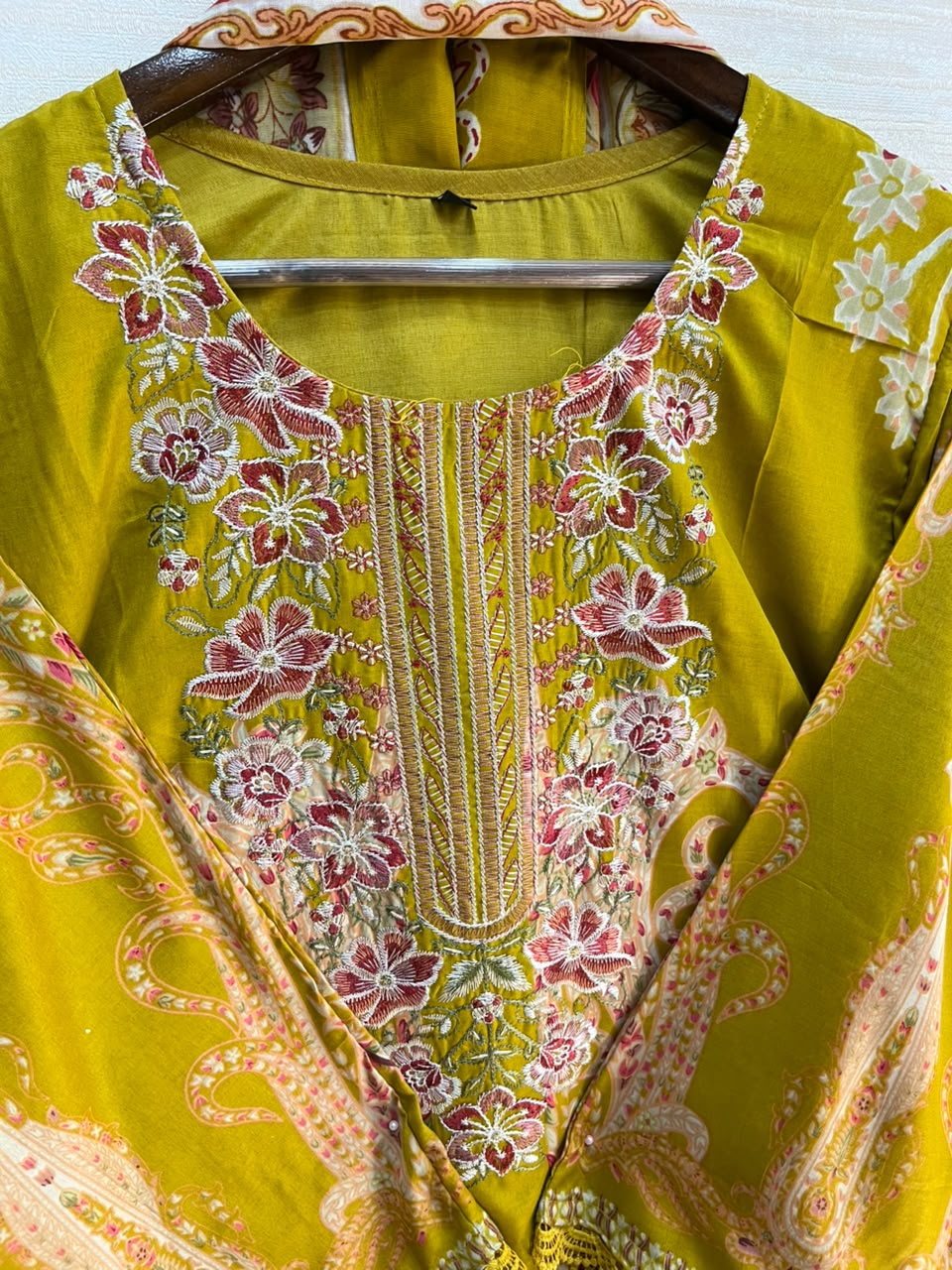 1104 Pakistani Embroidered Suit