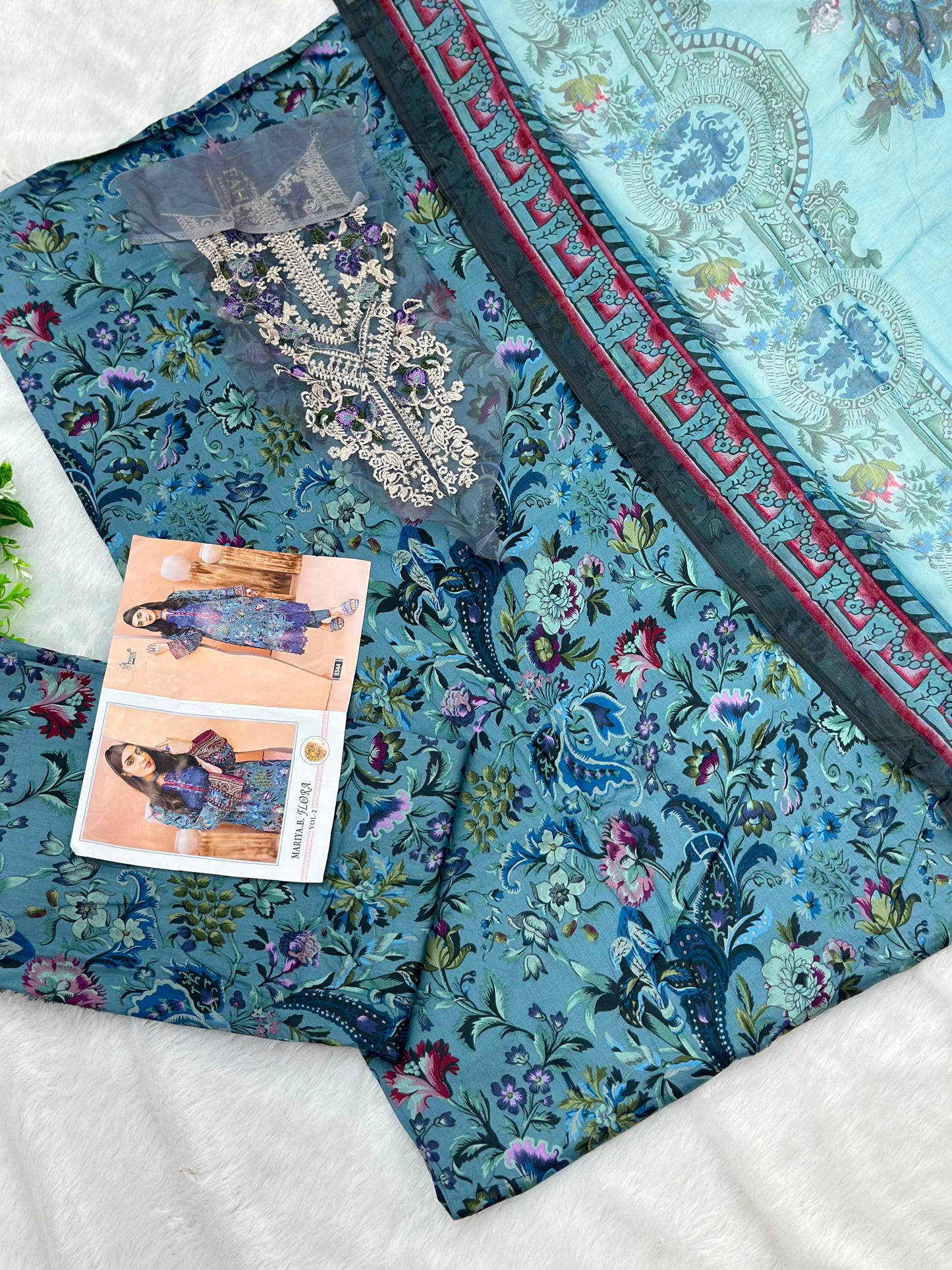 982 Unstitched Maria-B Flora Lawn Suit