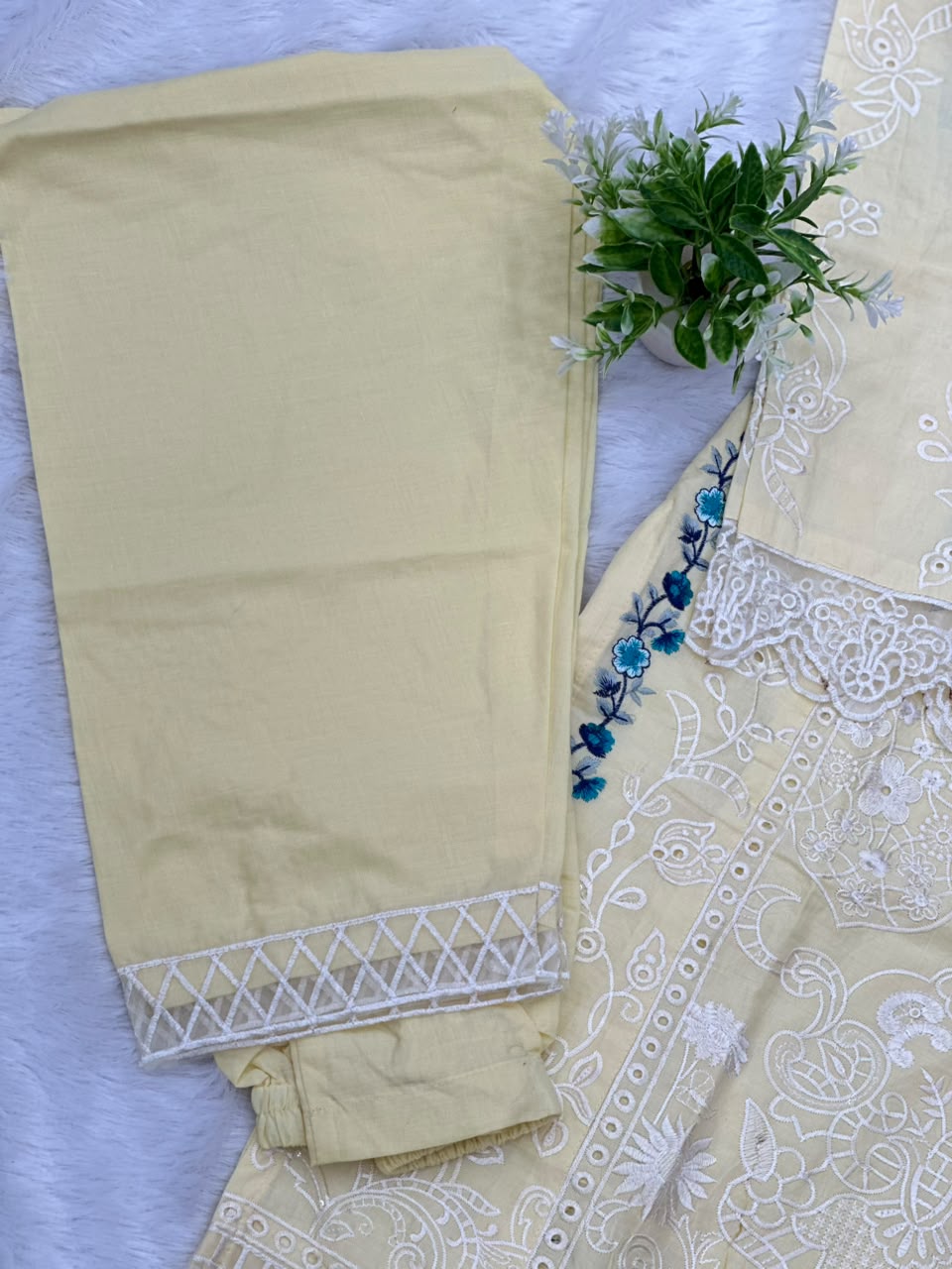 718 Pakistani Heavy Lawn Suit