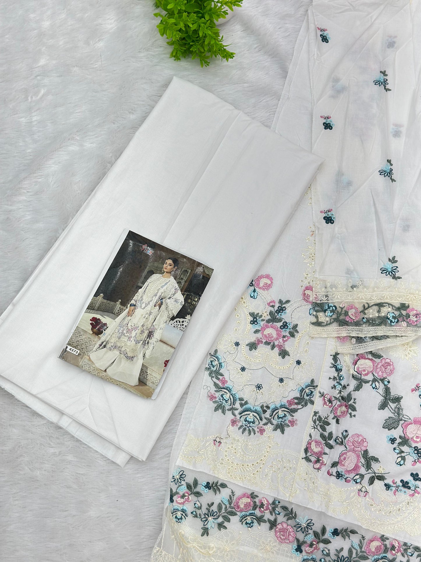 867 Elaf Pakistani Unstitched chikan Lawn Suit