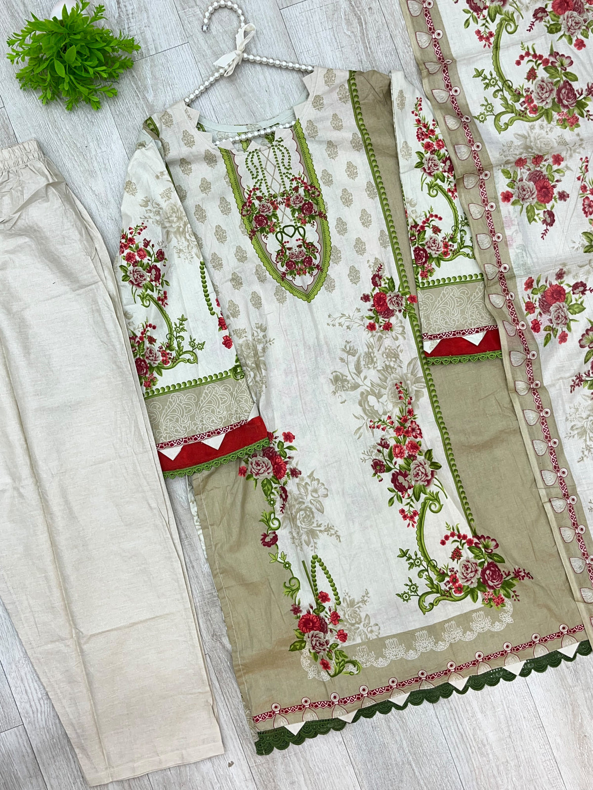 1510 Pakistani Embroidered Suit