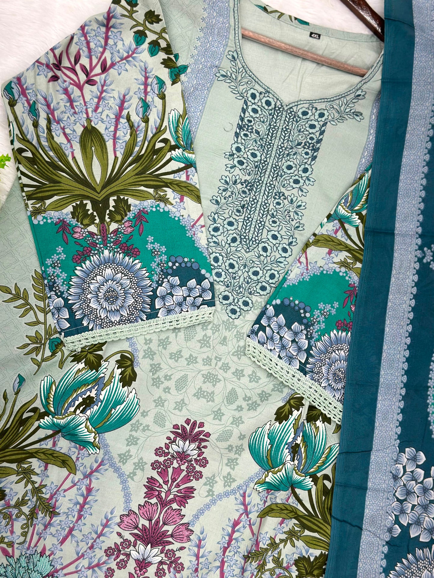 1050 Pakistani Embroidered Suit