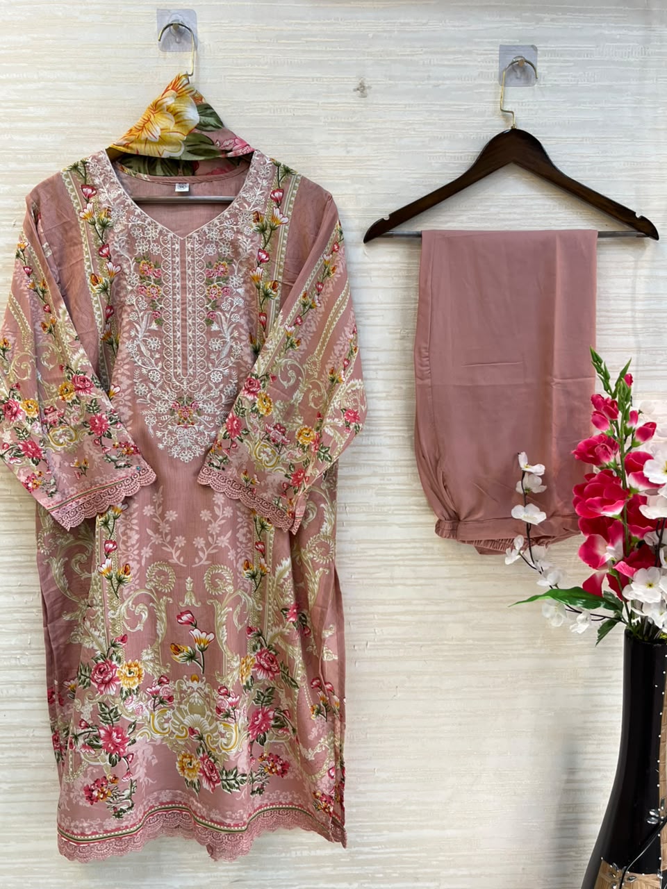 1106 Pakistani Embroidered Suit