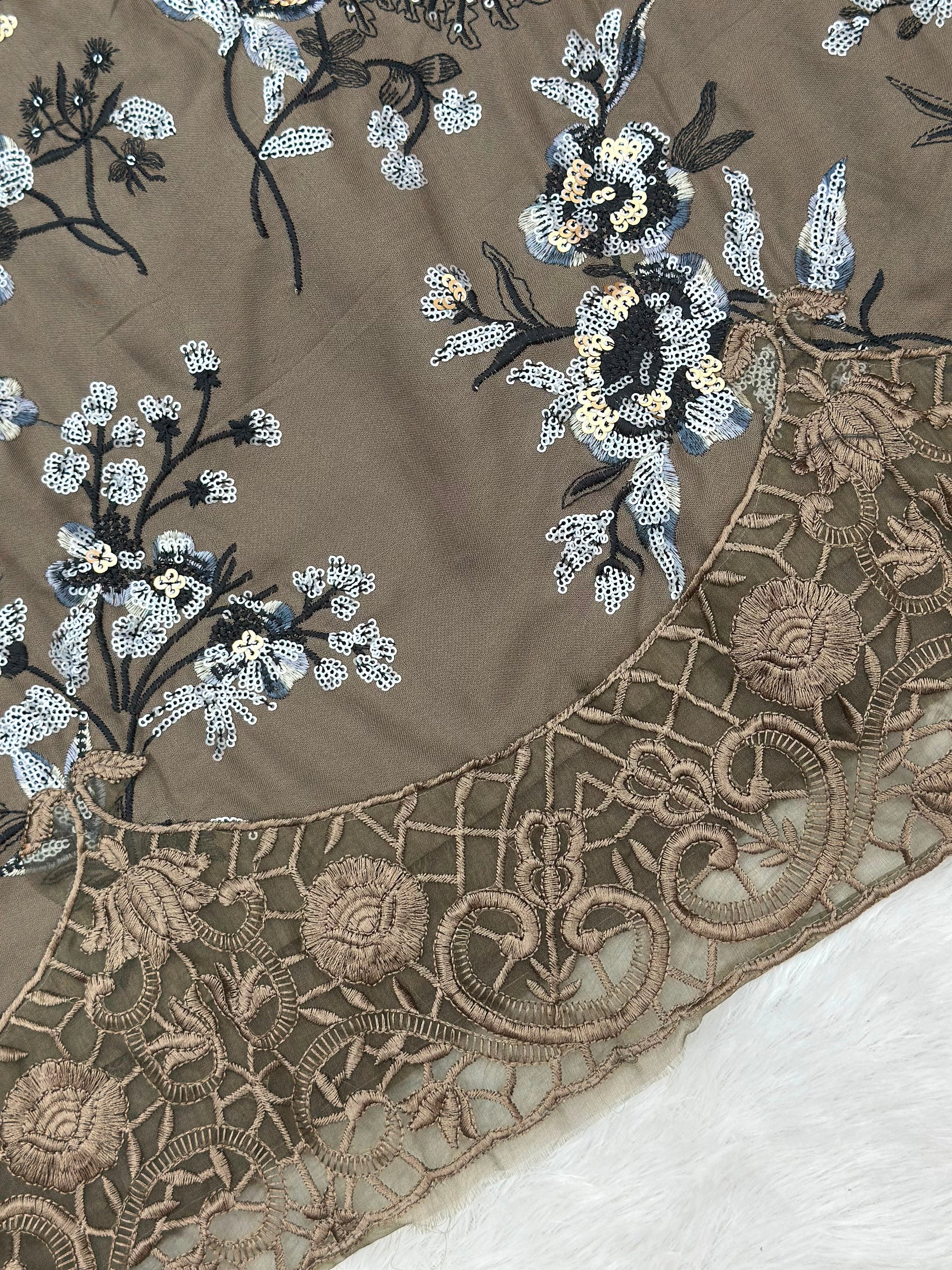 977 Unstitched Maria-B Lawn Suit