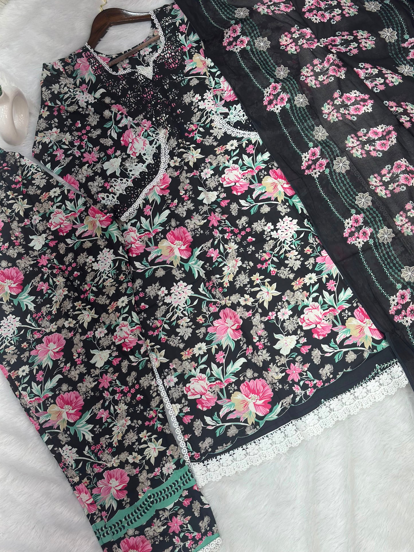 927 Pakistani Embroidered Suit