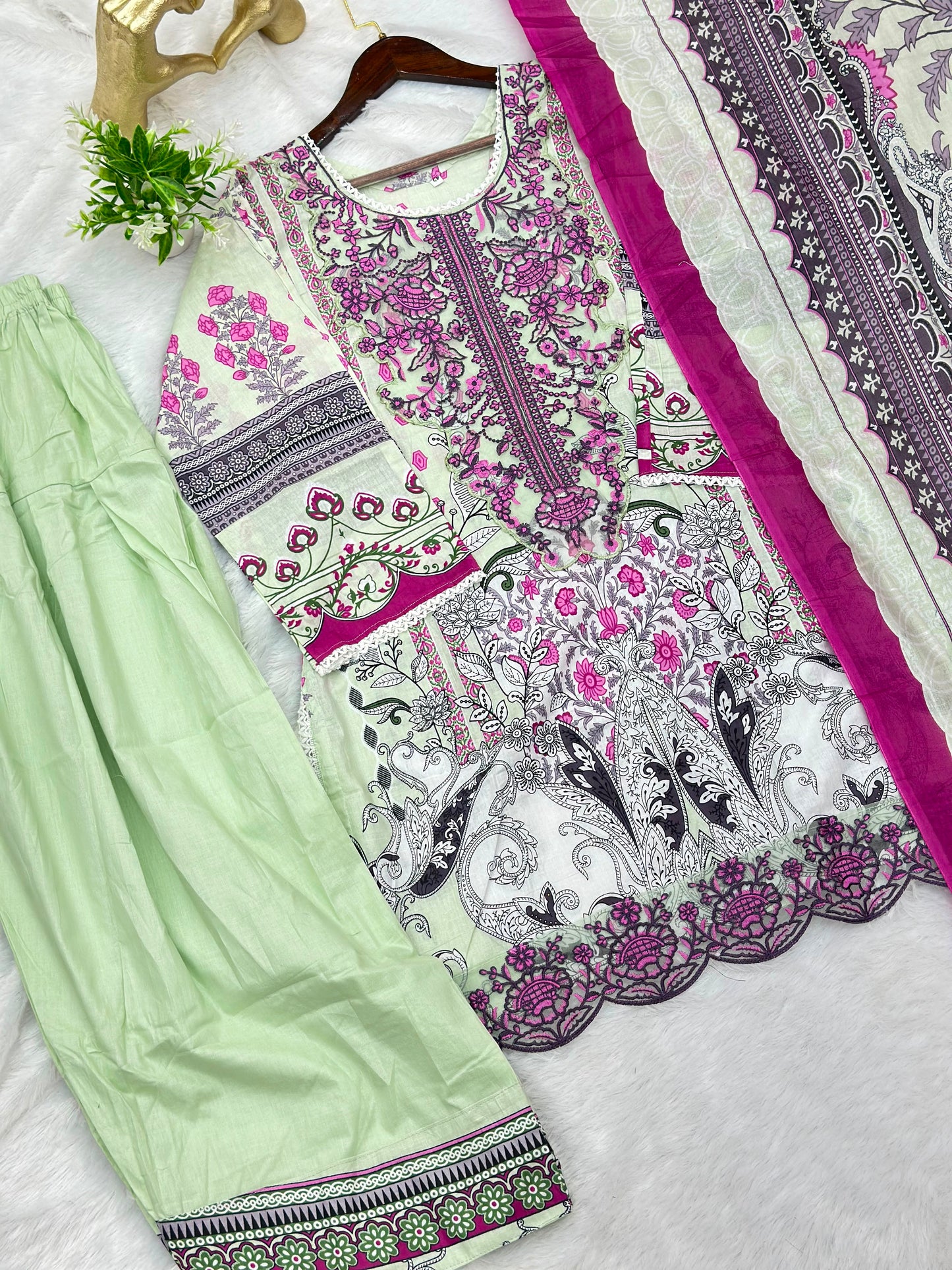 720 Pakistani Heavy Lawn Suit