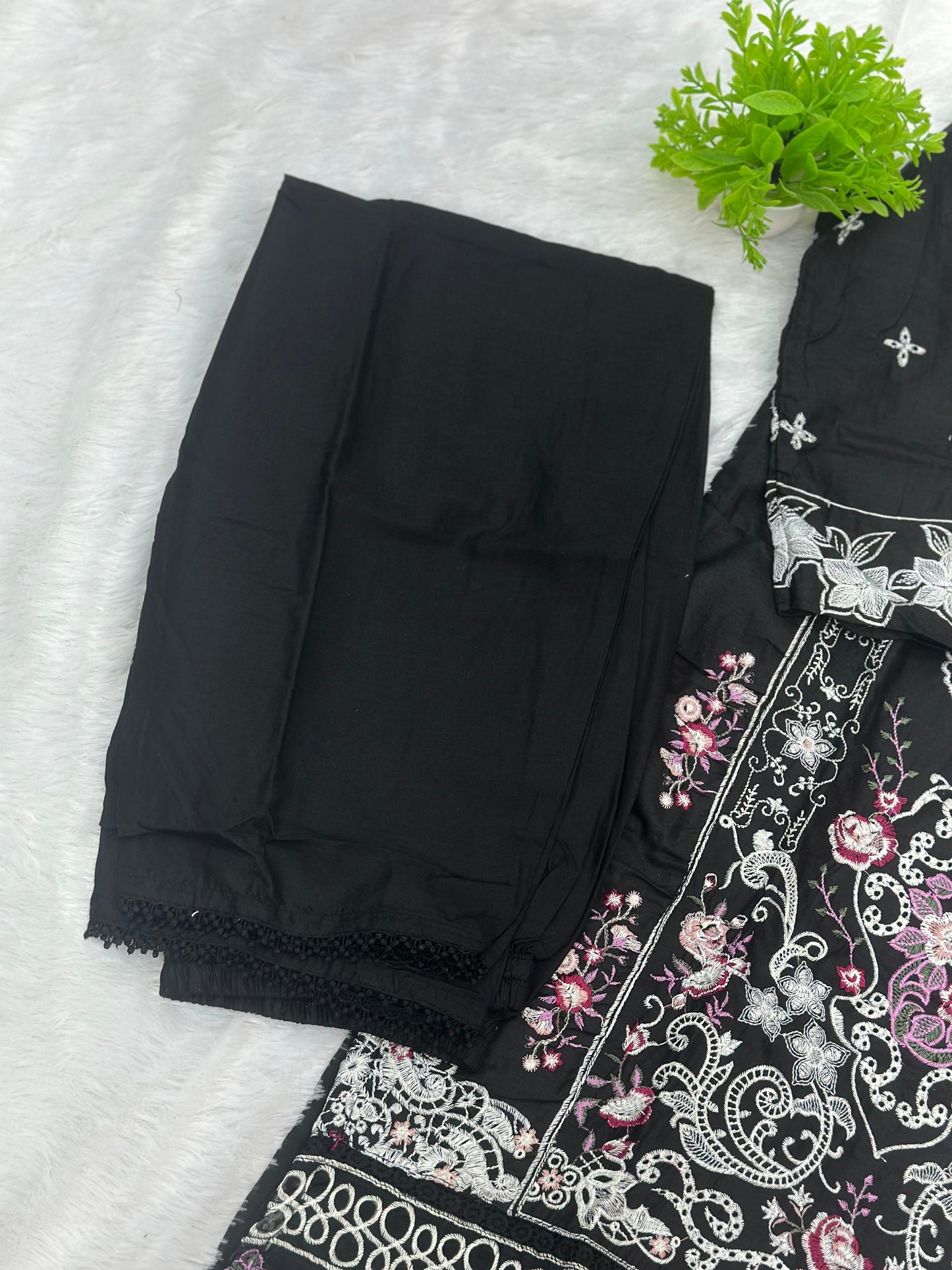 829 Pakistani Lawn Cotton Suit