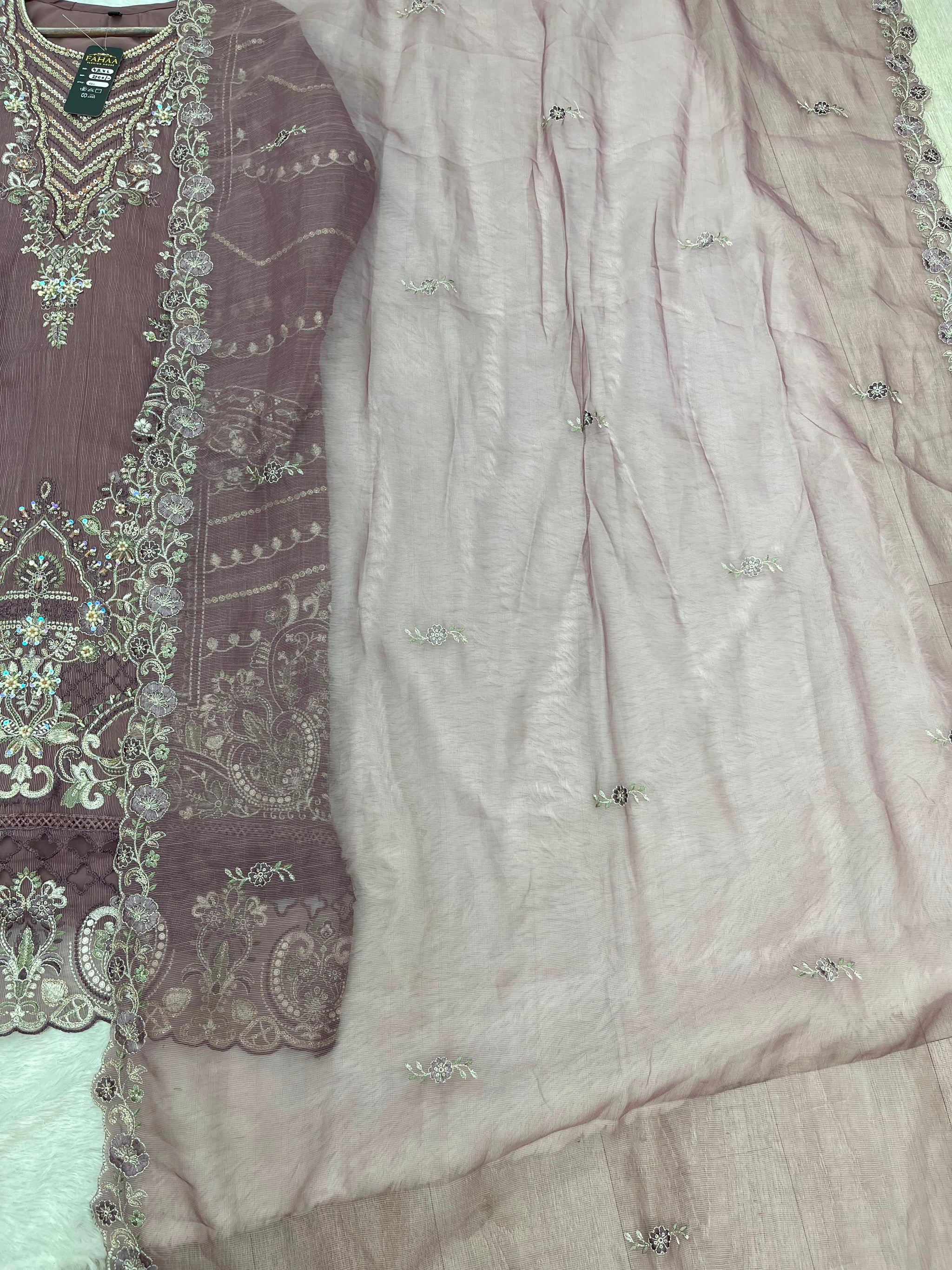 1153 Premium Pakistani Partywear