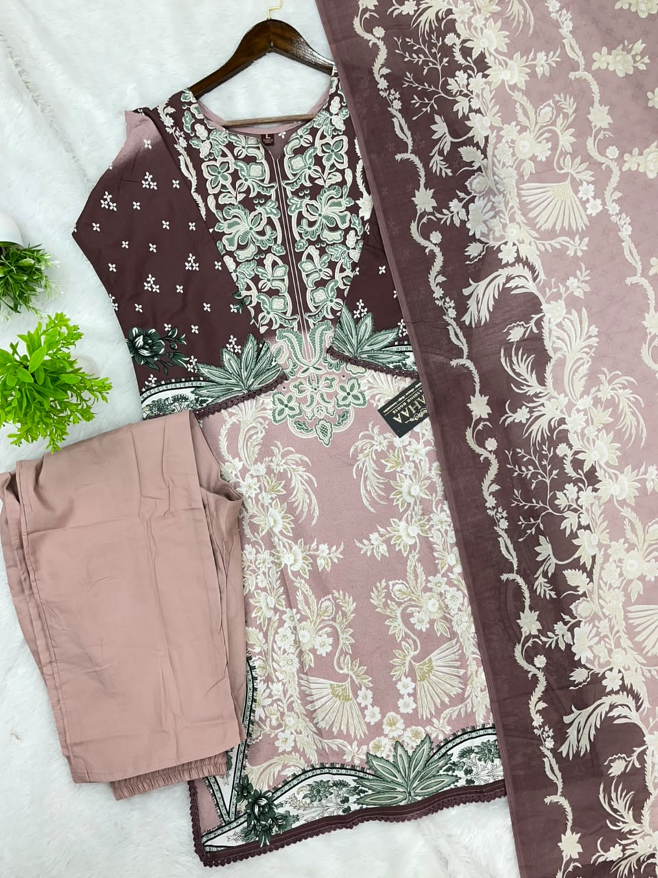 1270 Pakistani Printed Suit