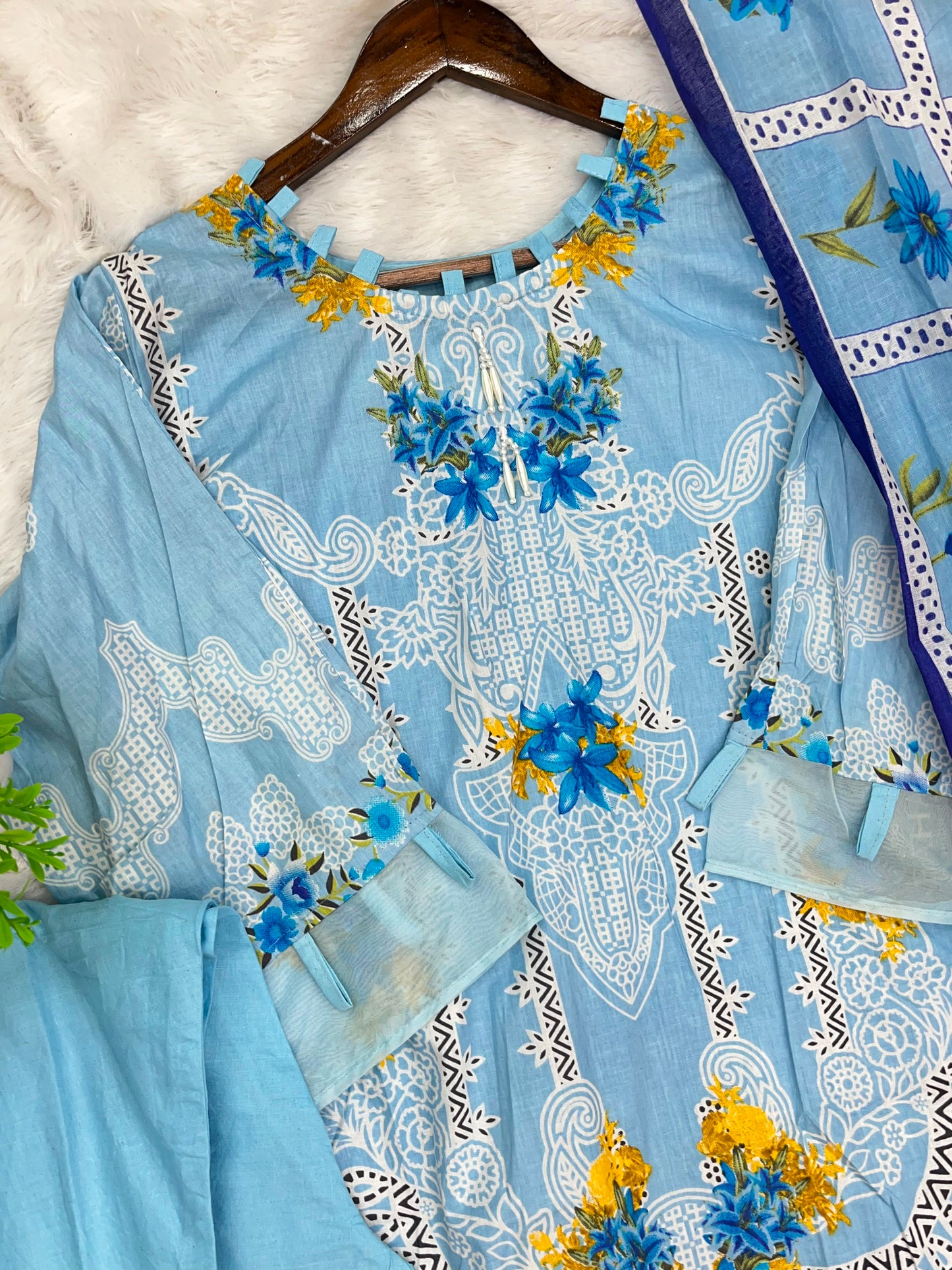 1301 Pakistani Customized Printed Suit
