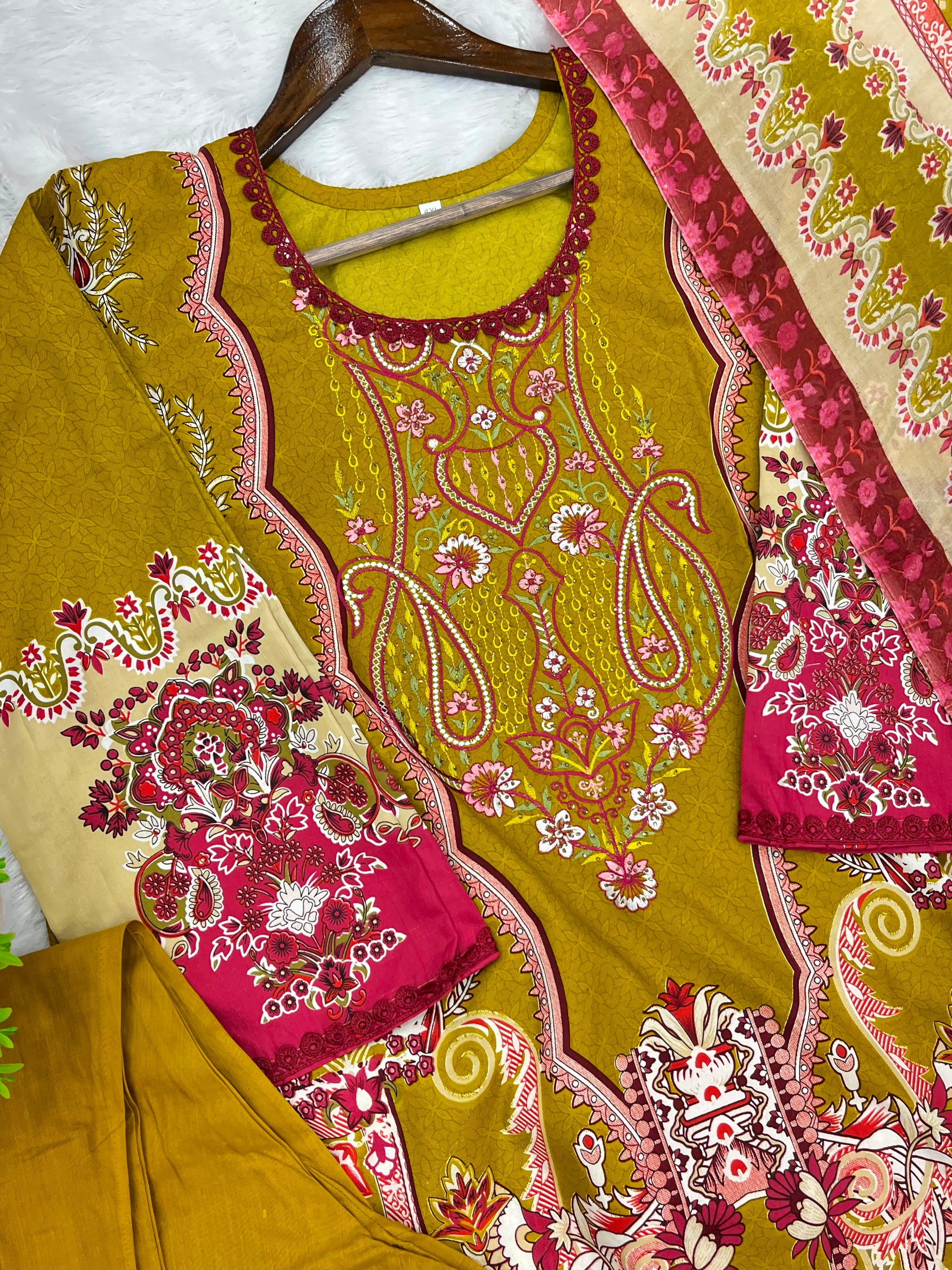 1312 Pakistani Embroidered Suit