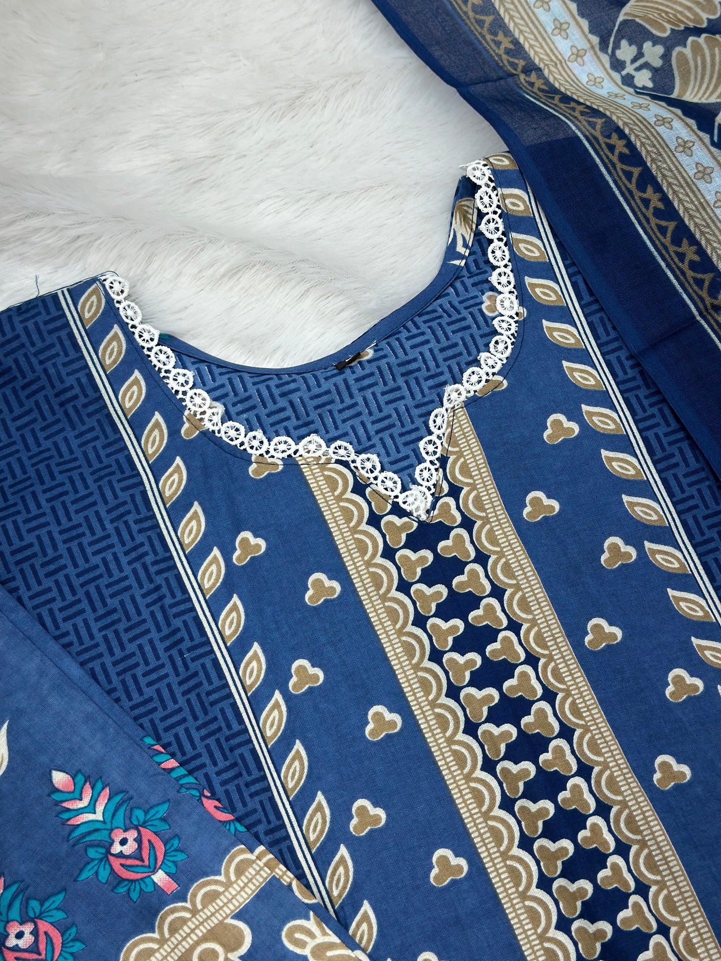 1069 Pakistani Printed Suit