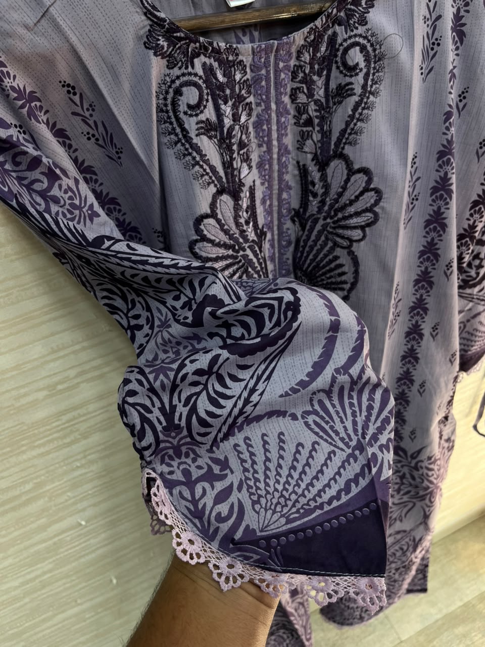 1101 Pakistani Embroidered Suit