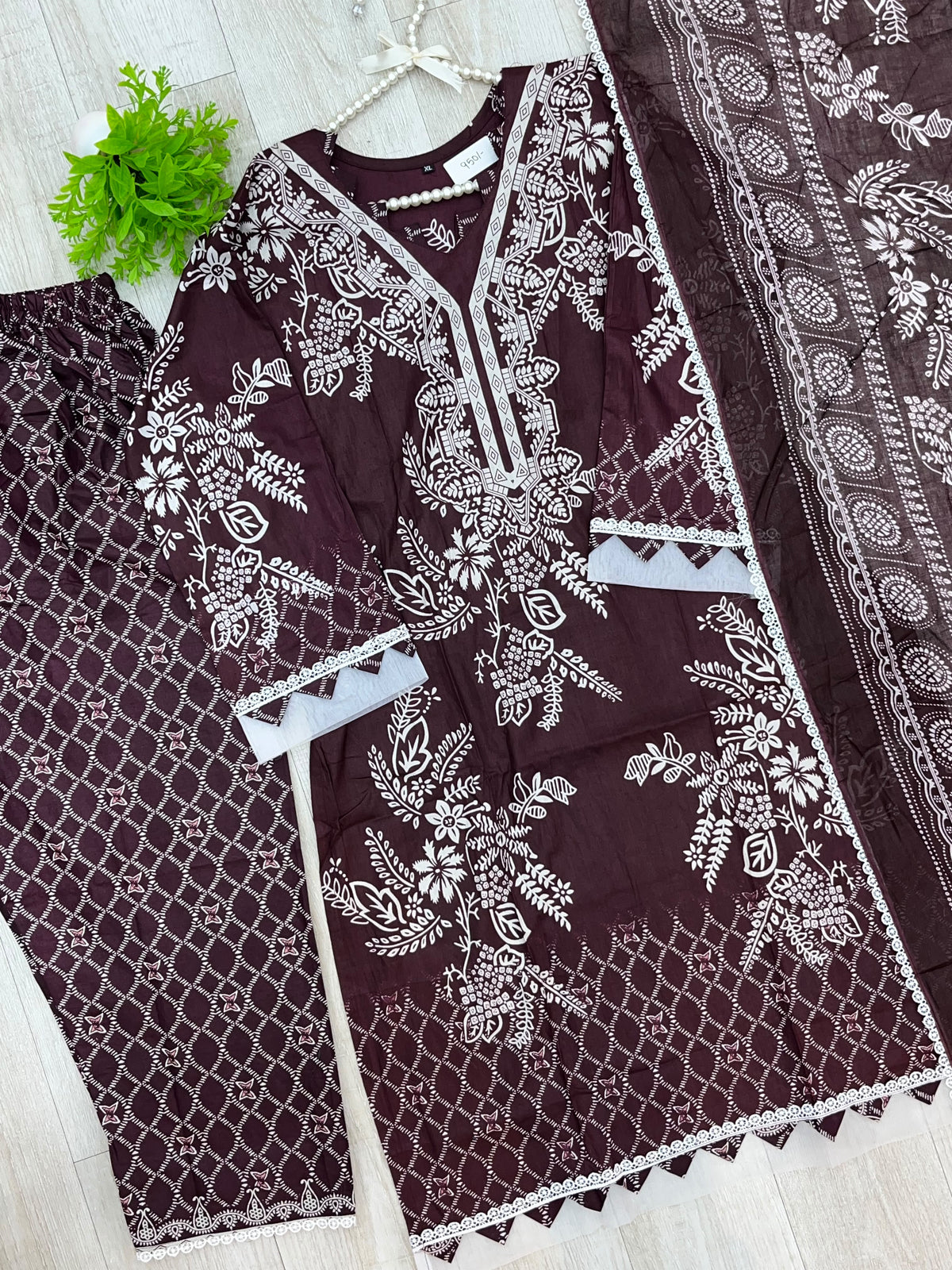 1516 Pakistani Embroidered Suit