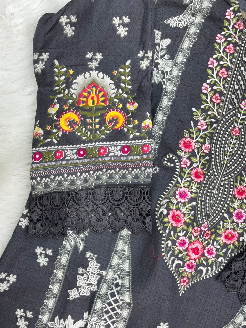 1226 Pakistani Embroidered Suit