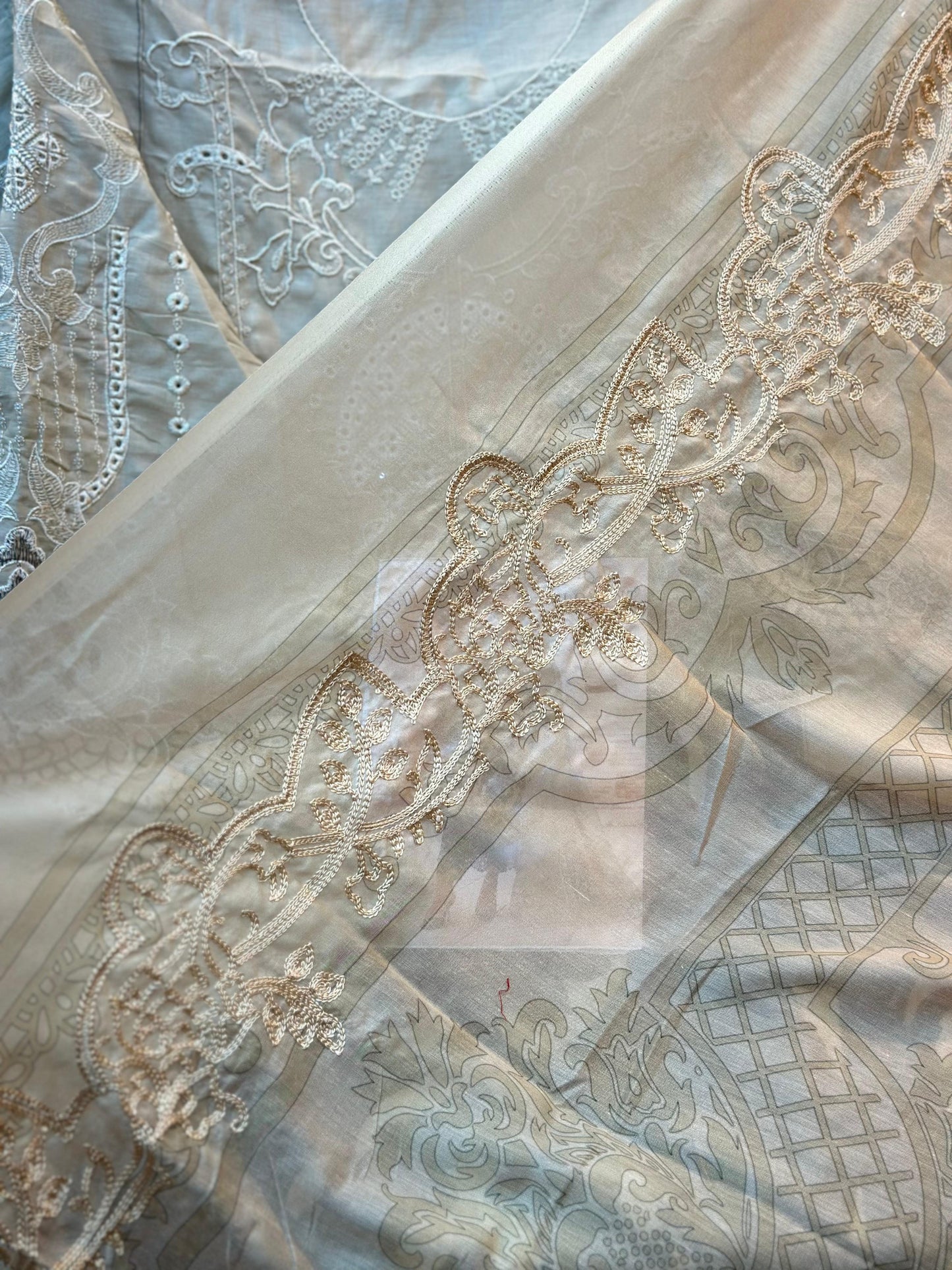 525 Maria-B Unstitched suit