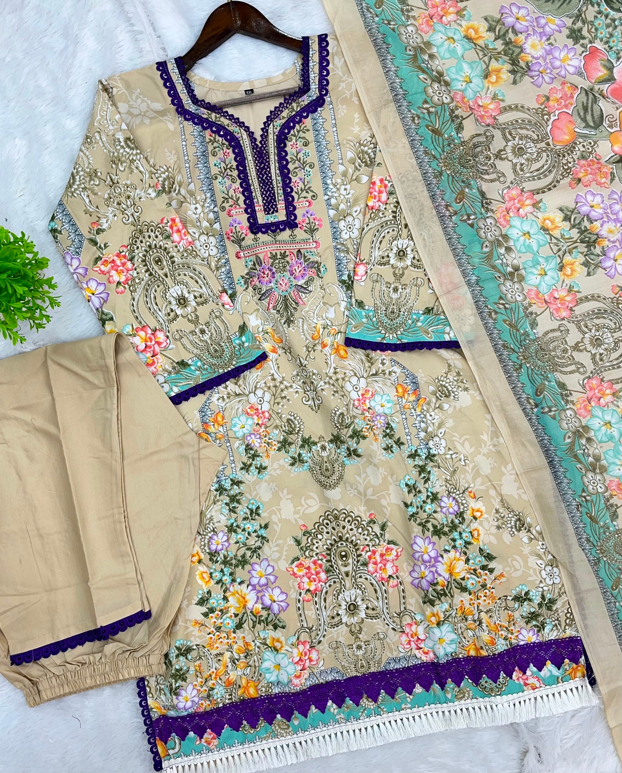 1290 Pakistani Embroidered Suit - Vandana Sobia Nazer