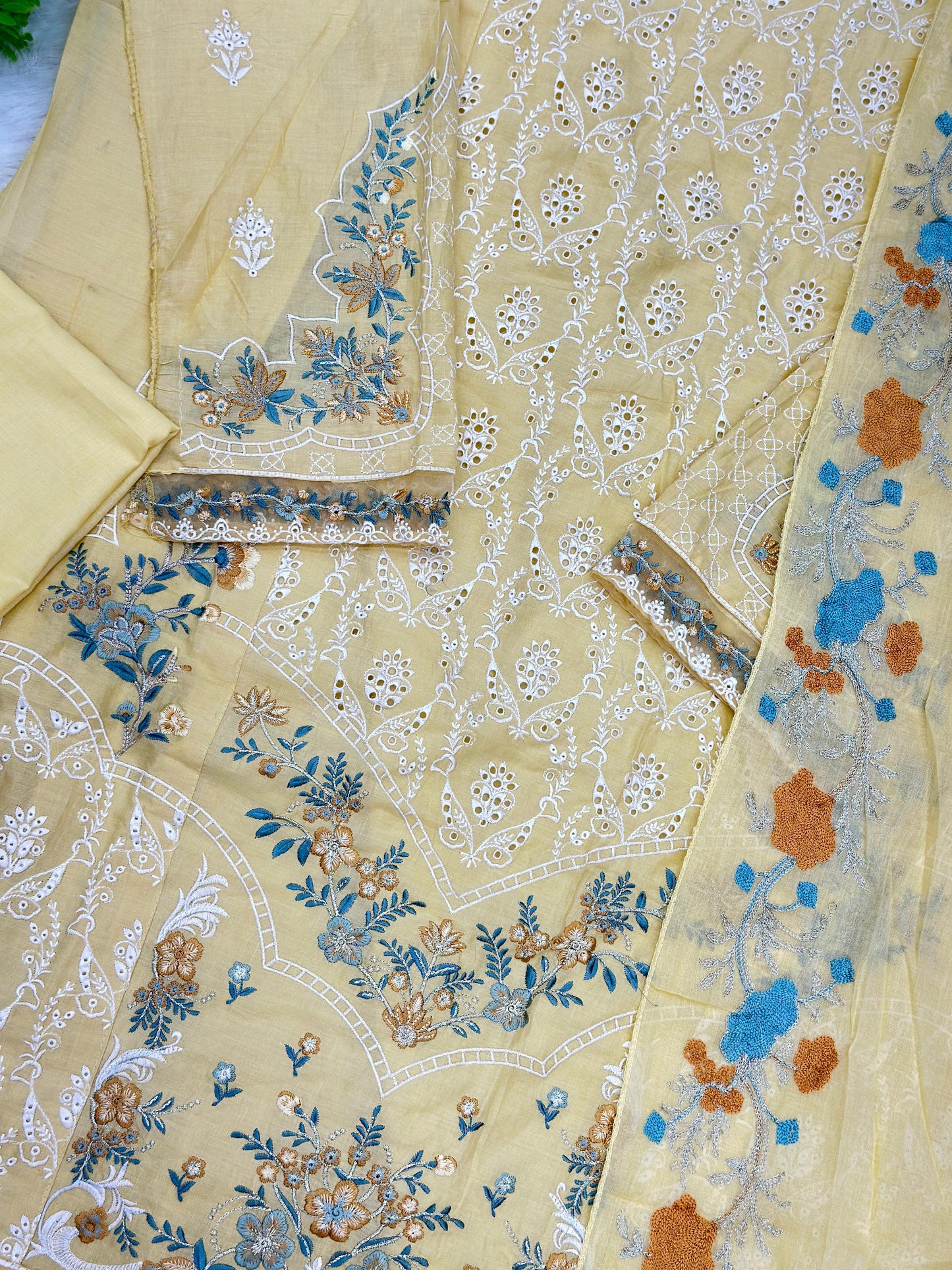 841 Adan Libas Pakistani Unstitched Lawn Suit