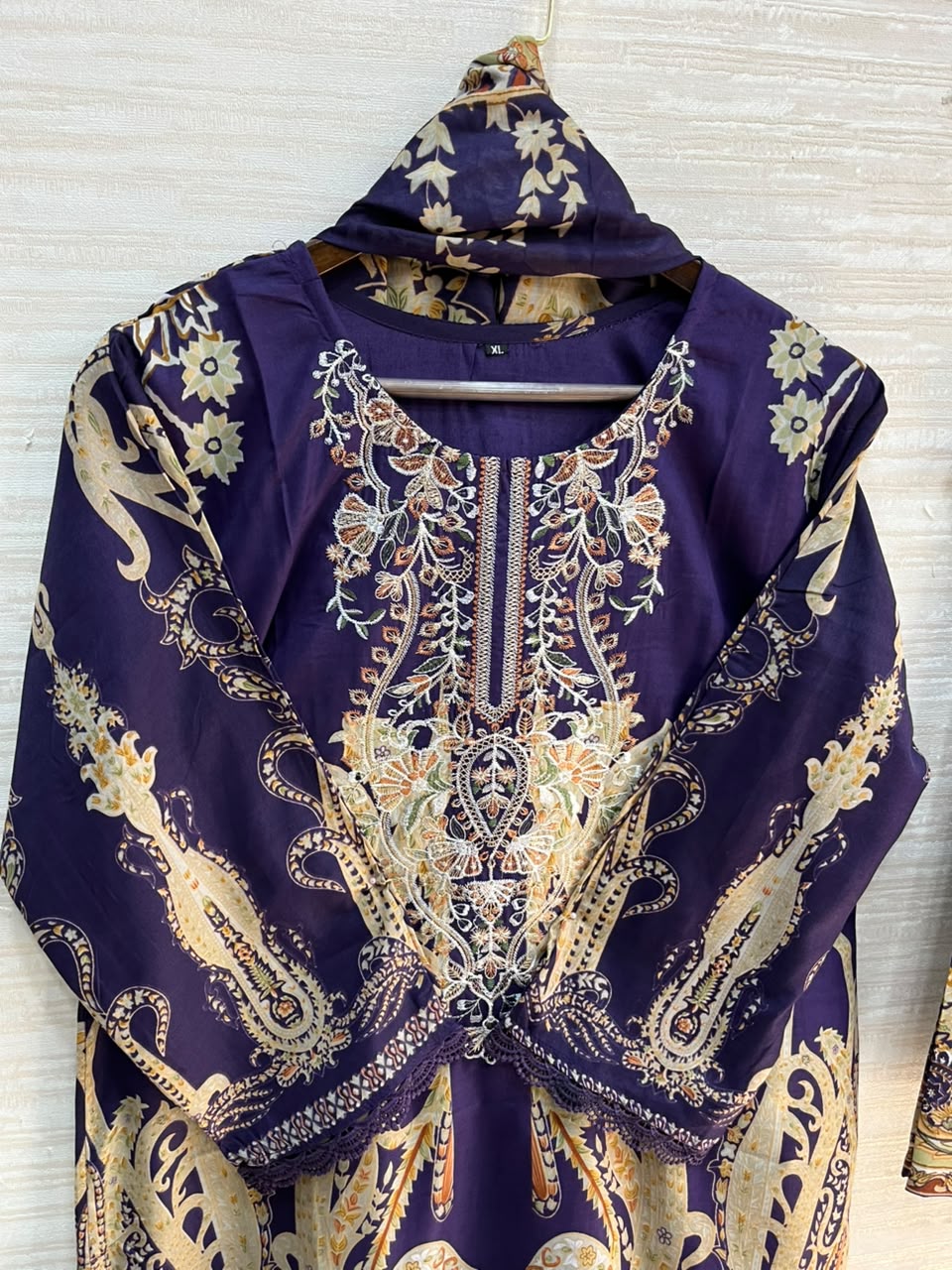 1105 Pakistani Embroidered Suit