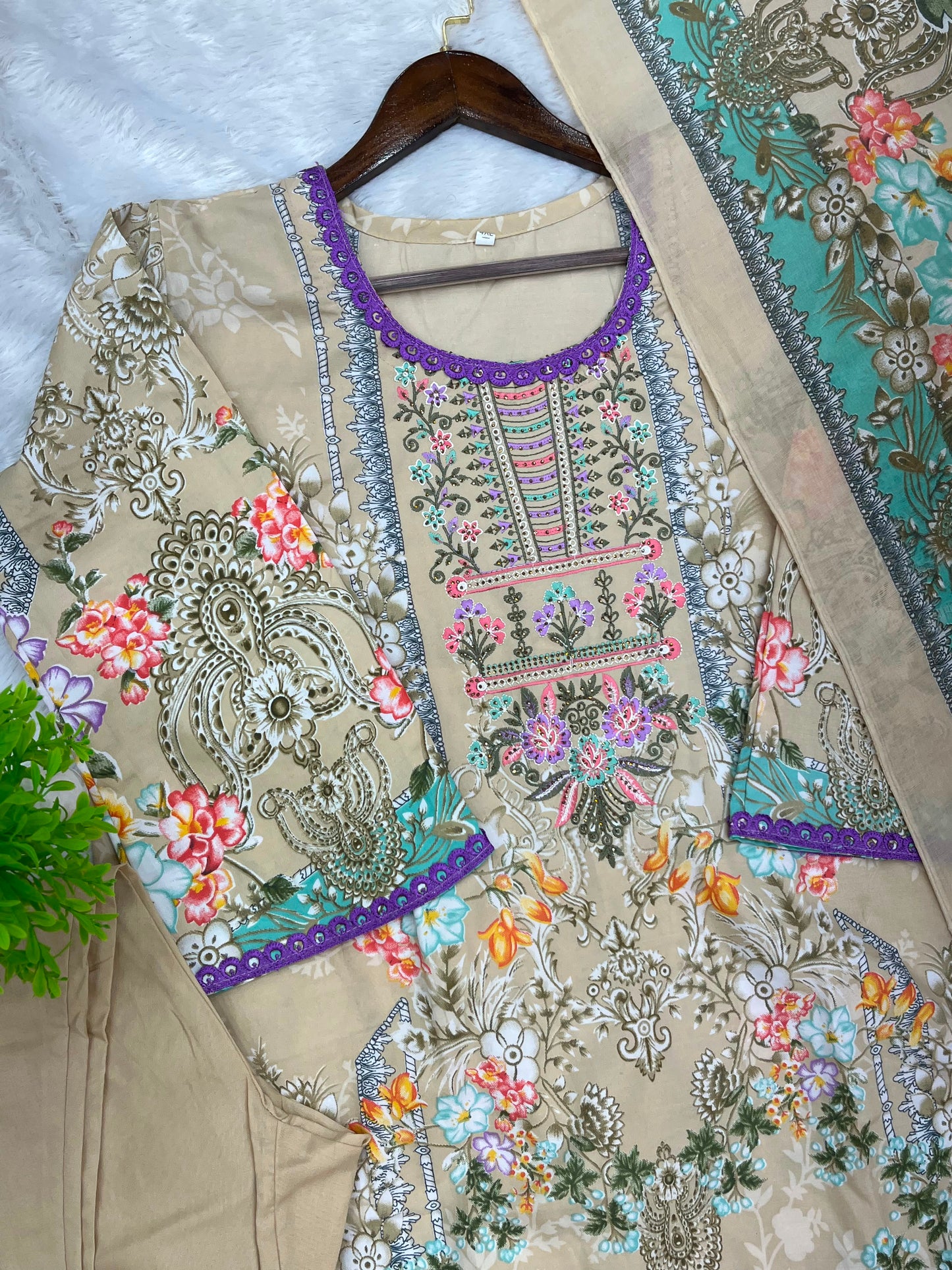 1316 Pakistani Embroidered Suit