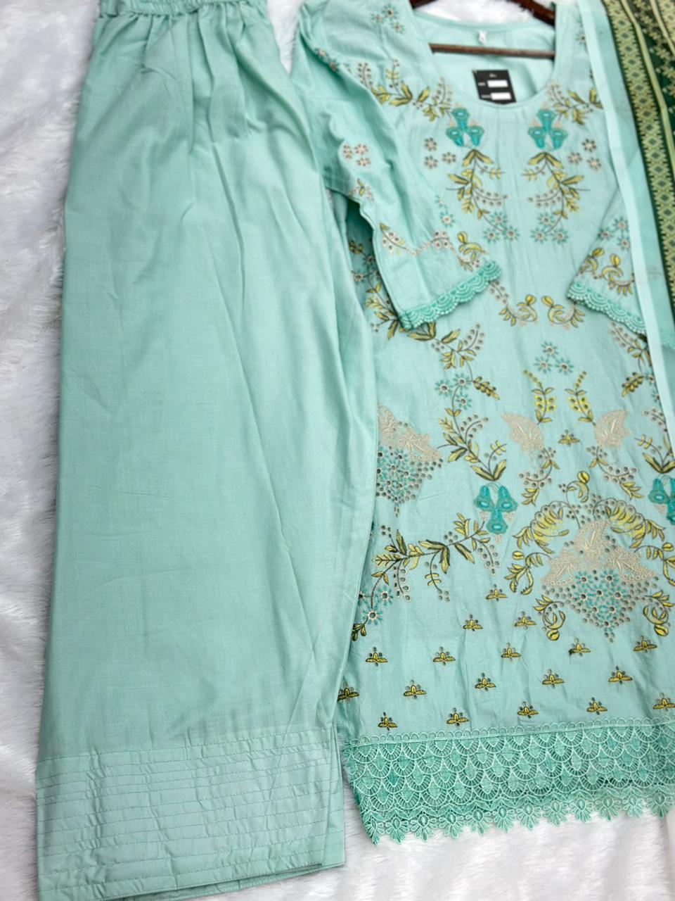 674 Pakistani Lawn Farshi Suit