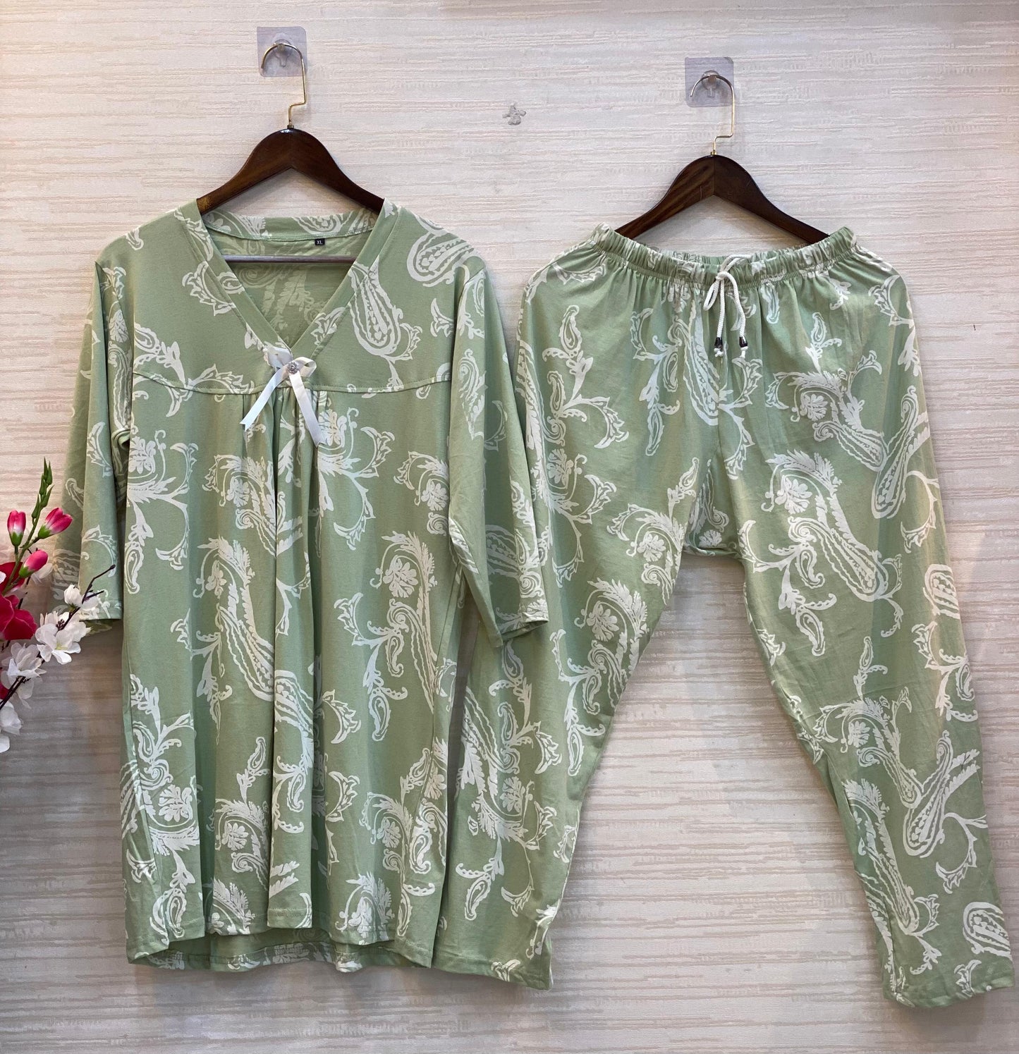 579 The V NECK Bow Night wear -  Pista green